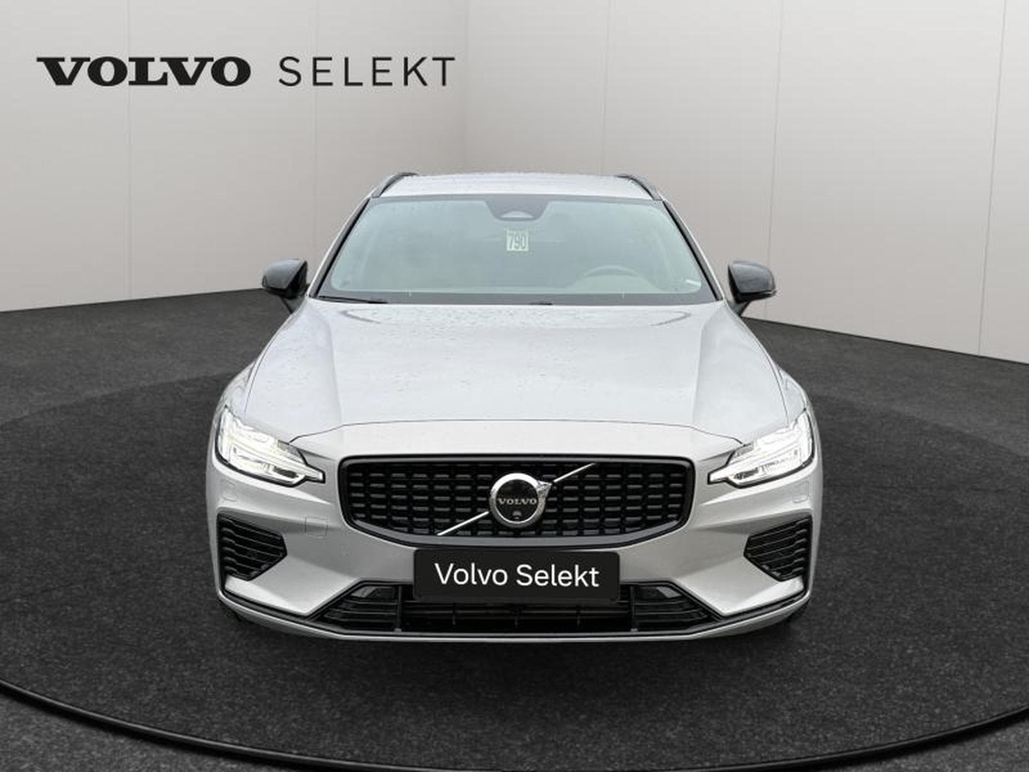 Volvo V60 T6 Plus Dark / Hybride (2024) - Photo 9