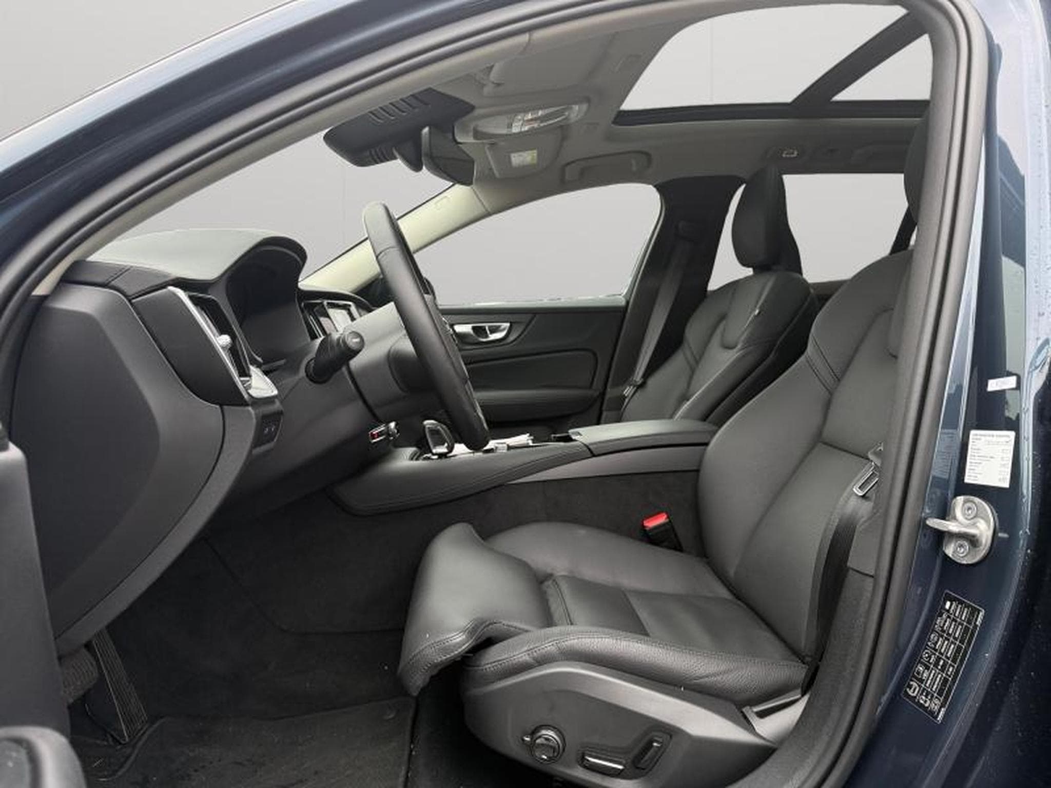 Volvo V60 T6 Ultra Dark / Hybride (2024) - Photo 10