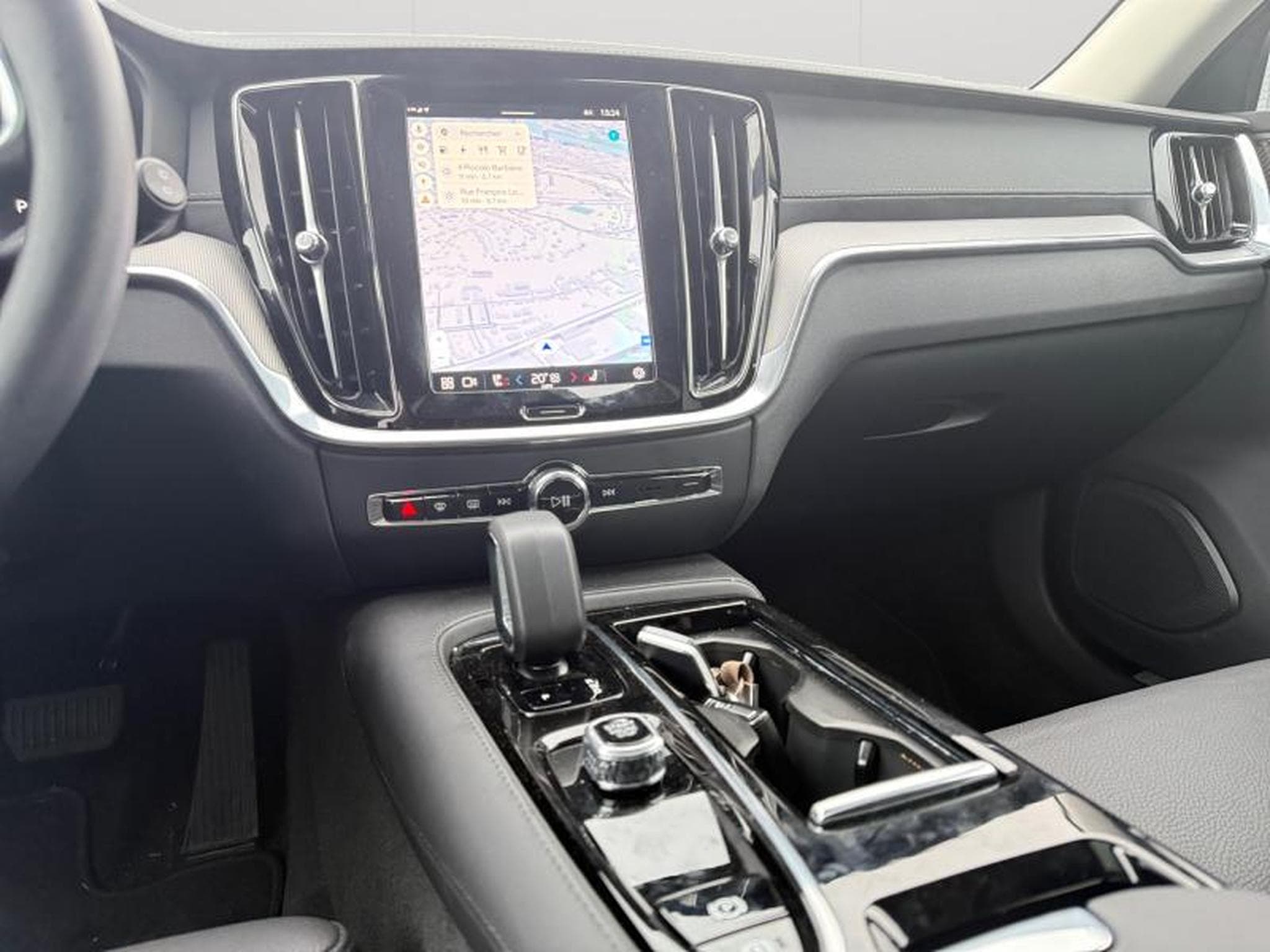 Volvo V60 T6 Ultra Dark / Hybride (2024) - Photo 11