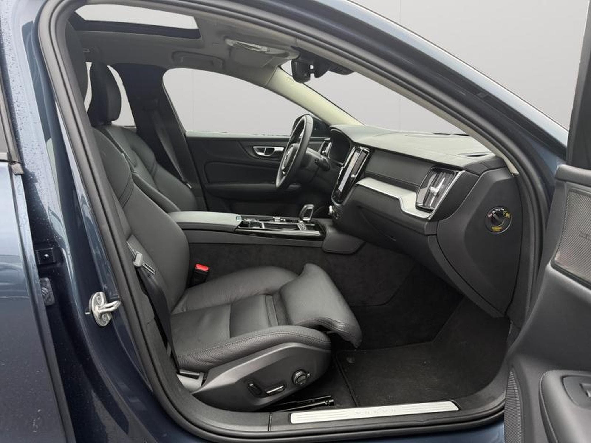 Volvo V60 T6 Ultra Dark / Hybride (2024) - Photo 15