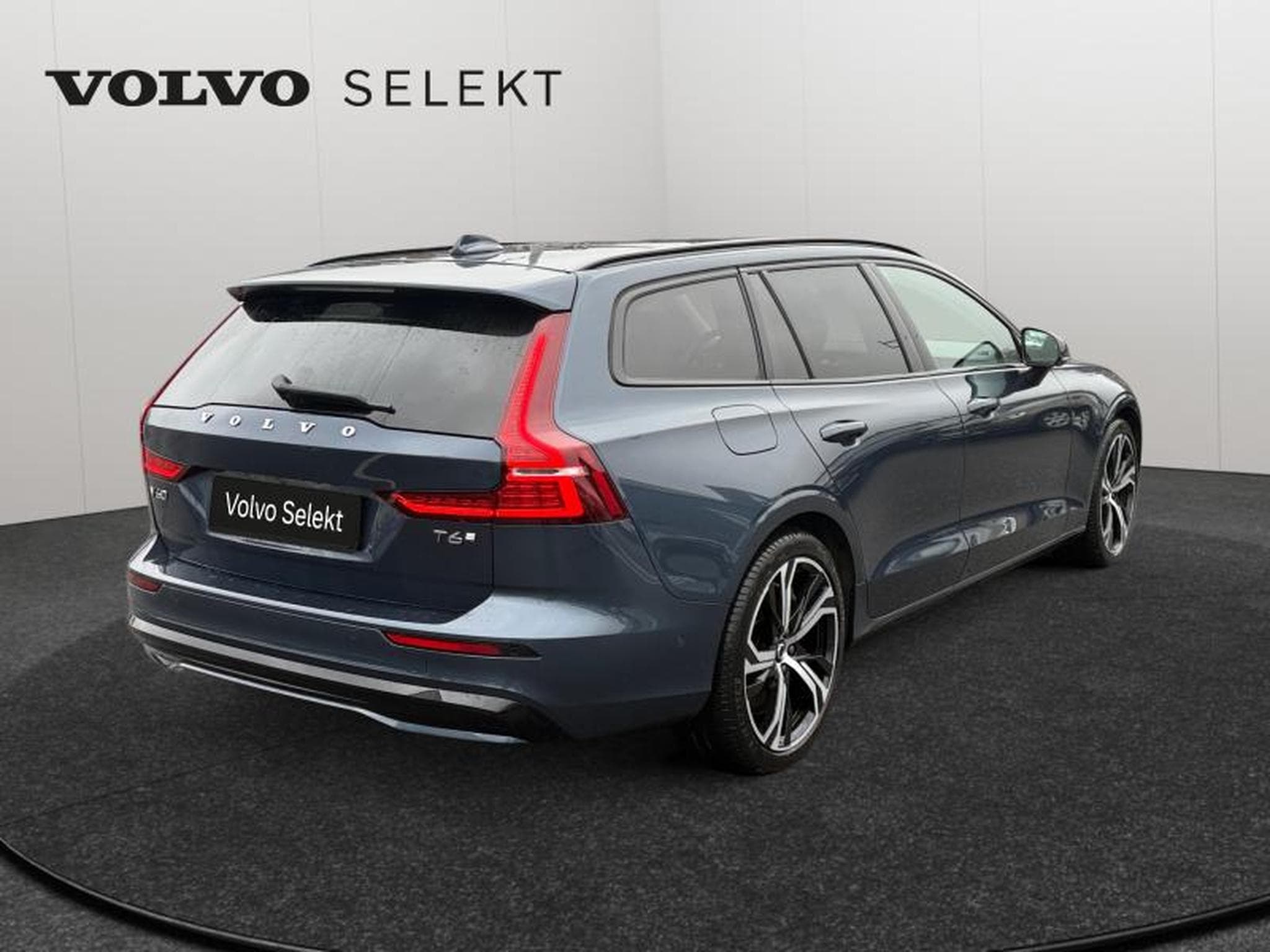 Volvo V60 T6 Ultra Dark / Hybride (2024) - Photo 2