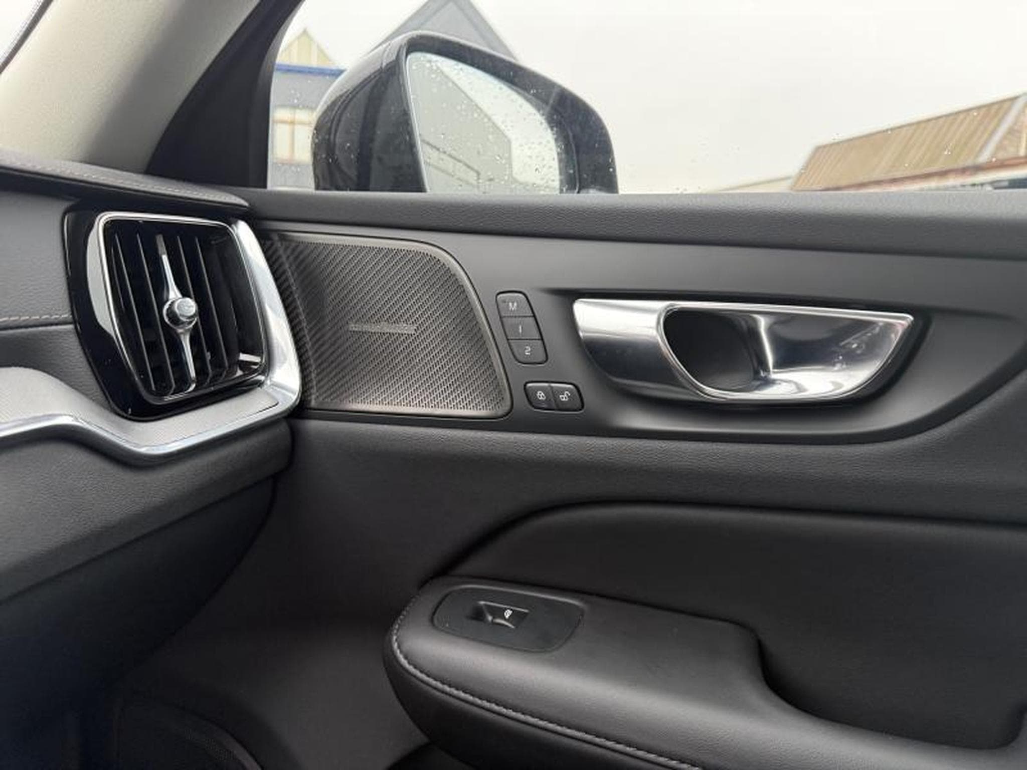 Volvo V60 T6 Ultra Dark / Hybride (2024) - Photo 21
