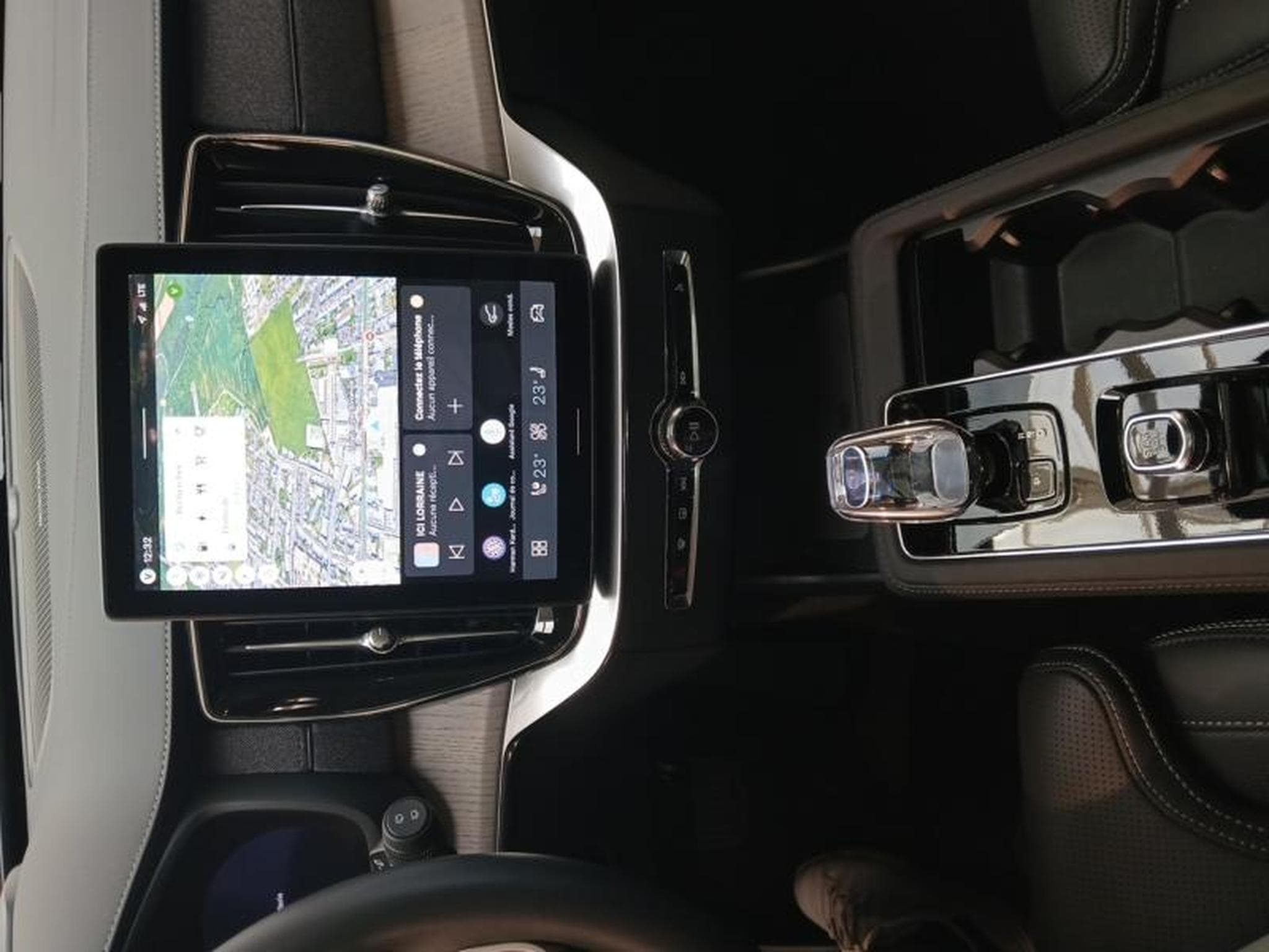 Volvo XC90 T8 AWD Ultra Dark / Hybride (2025) - Photo 11