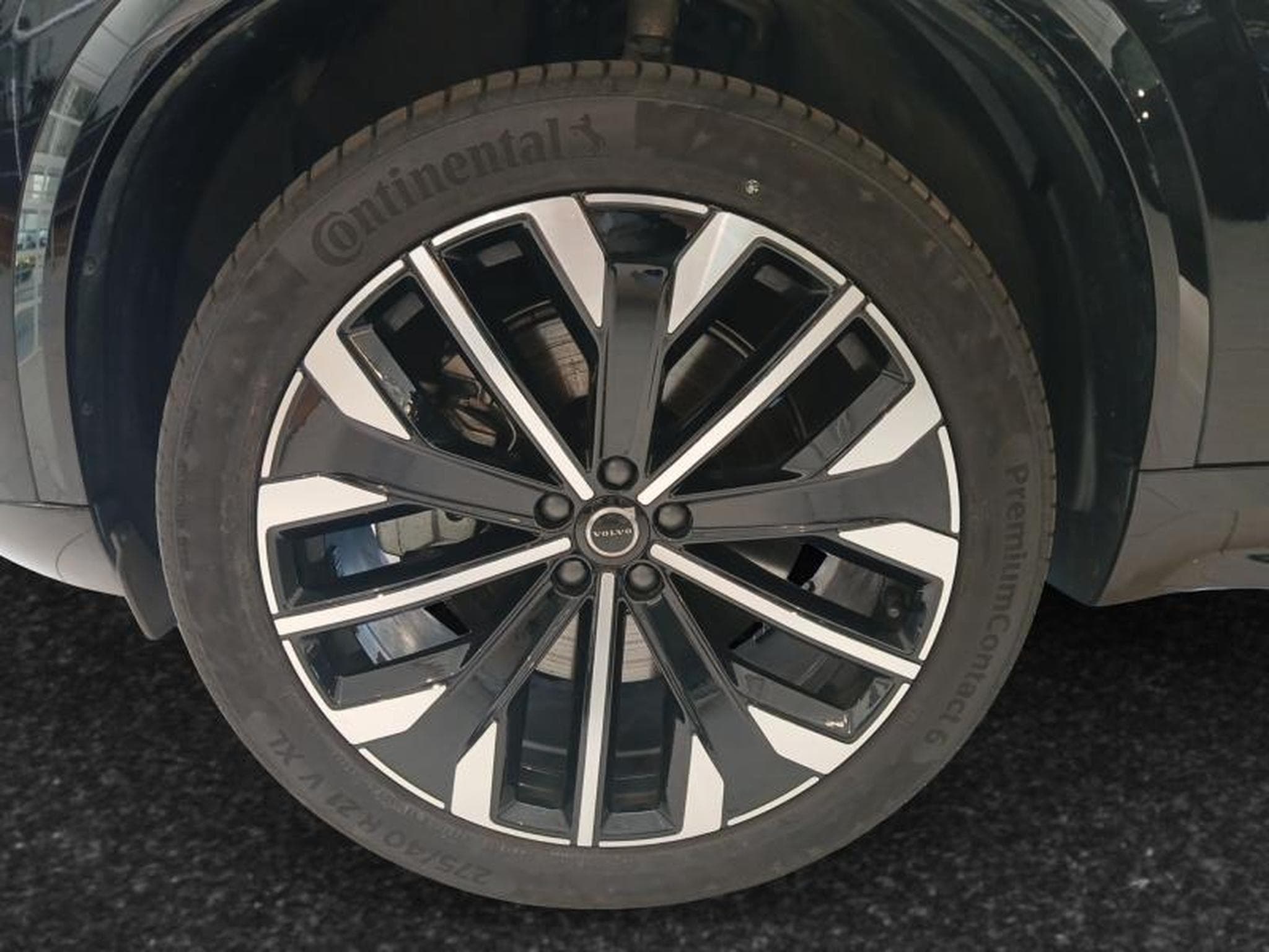 Volvo XC90 T8 AWD Ultra Dark / Hybride (2025) - Photo 14
