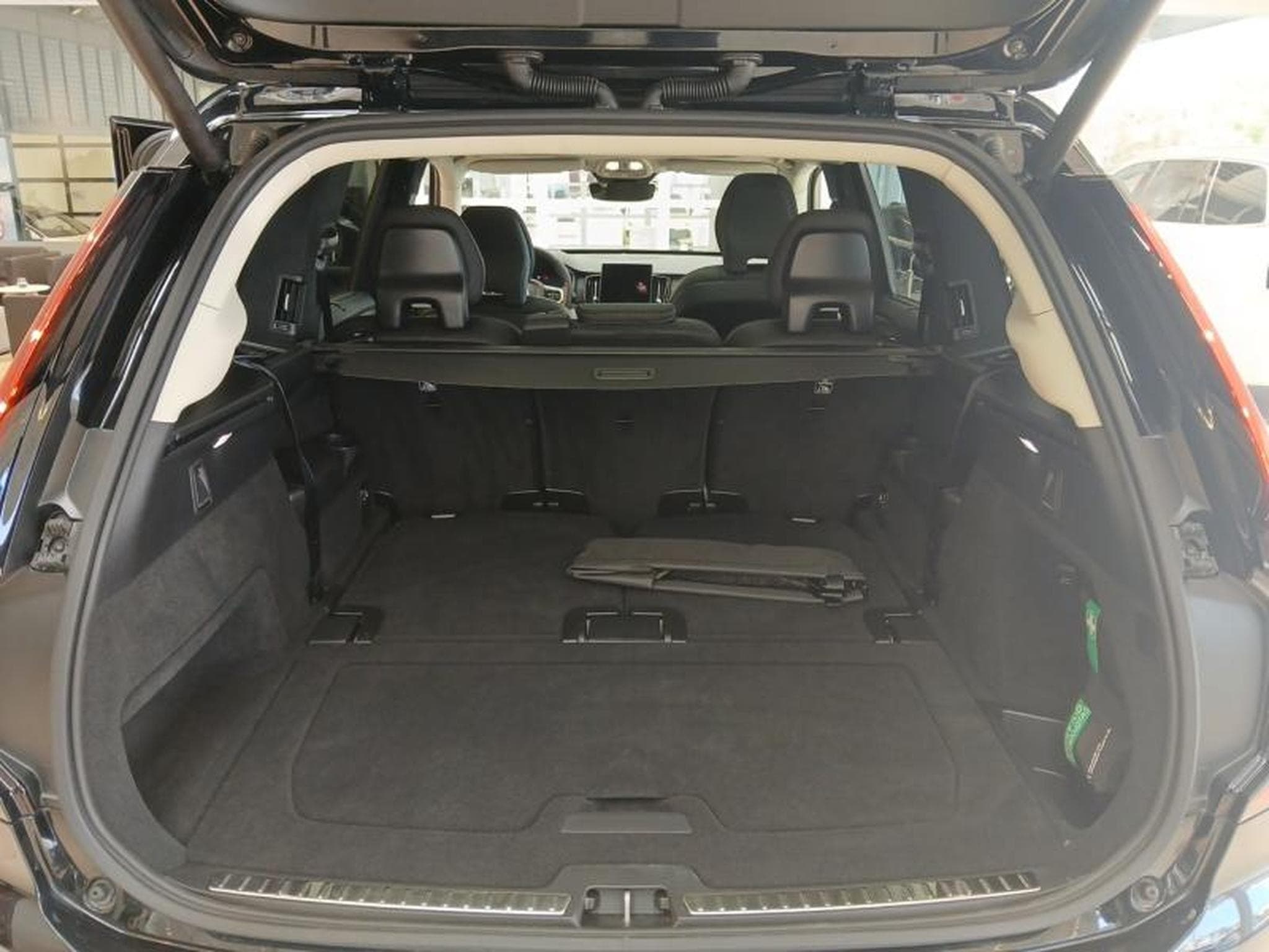 Volvo XC90 T8 AWD Ultra Dark / Hybride (2025) - Photo 19