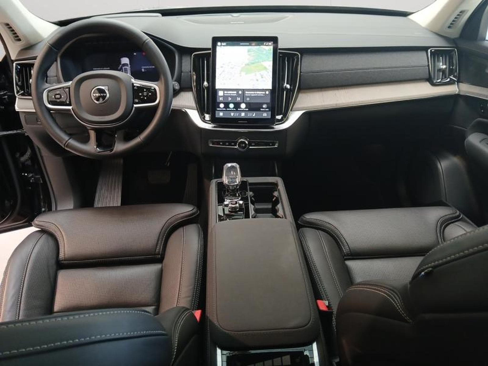 Volvo XC90 T8 AWD Ultra Dark / Hybride (2025) - Photo 3