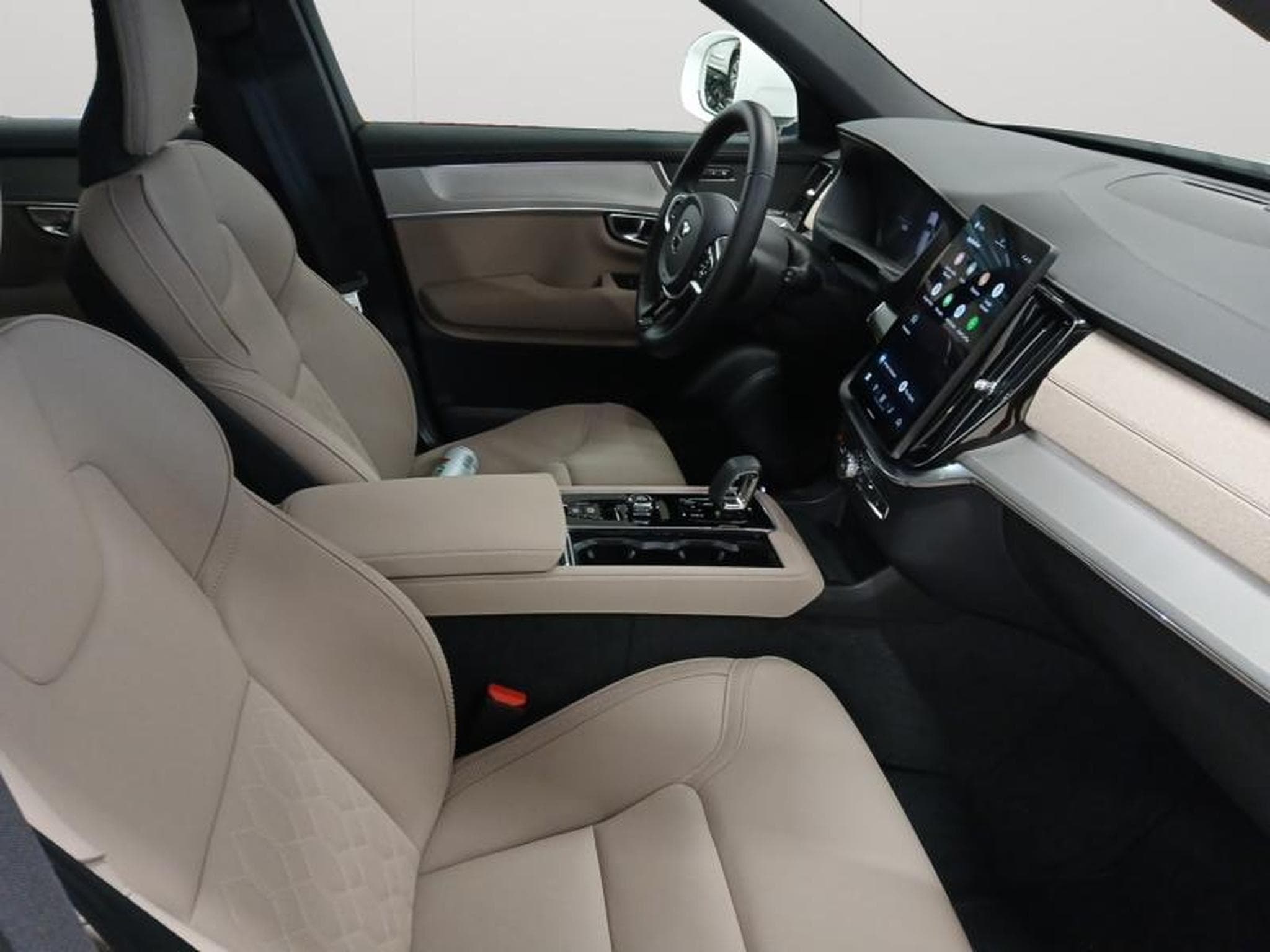 Volvo XC90 T8 AWD Core / Hybride (2025) - Photo 13