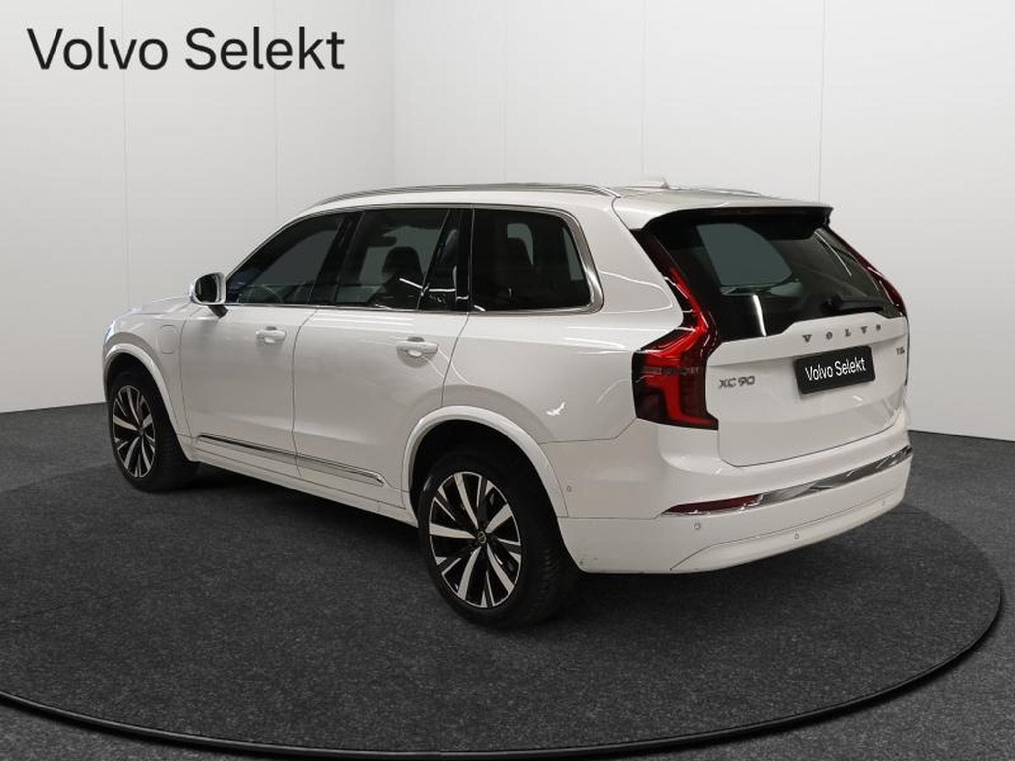 Volvo XC90 T8 AWD Core / Hybride (2025) - Photo 2