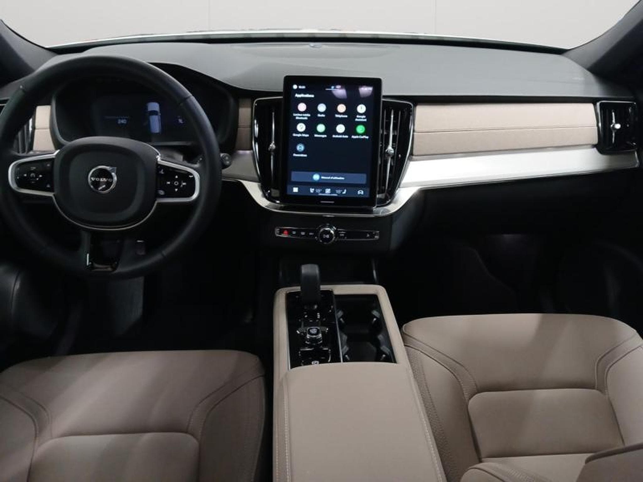 Volvo XC90 T8 AWD Core / Hybride (2025) - Photo 3