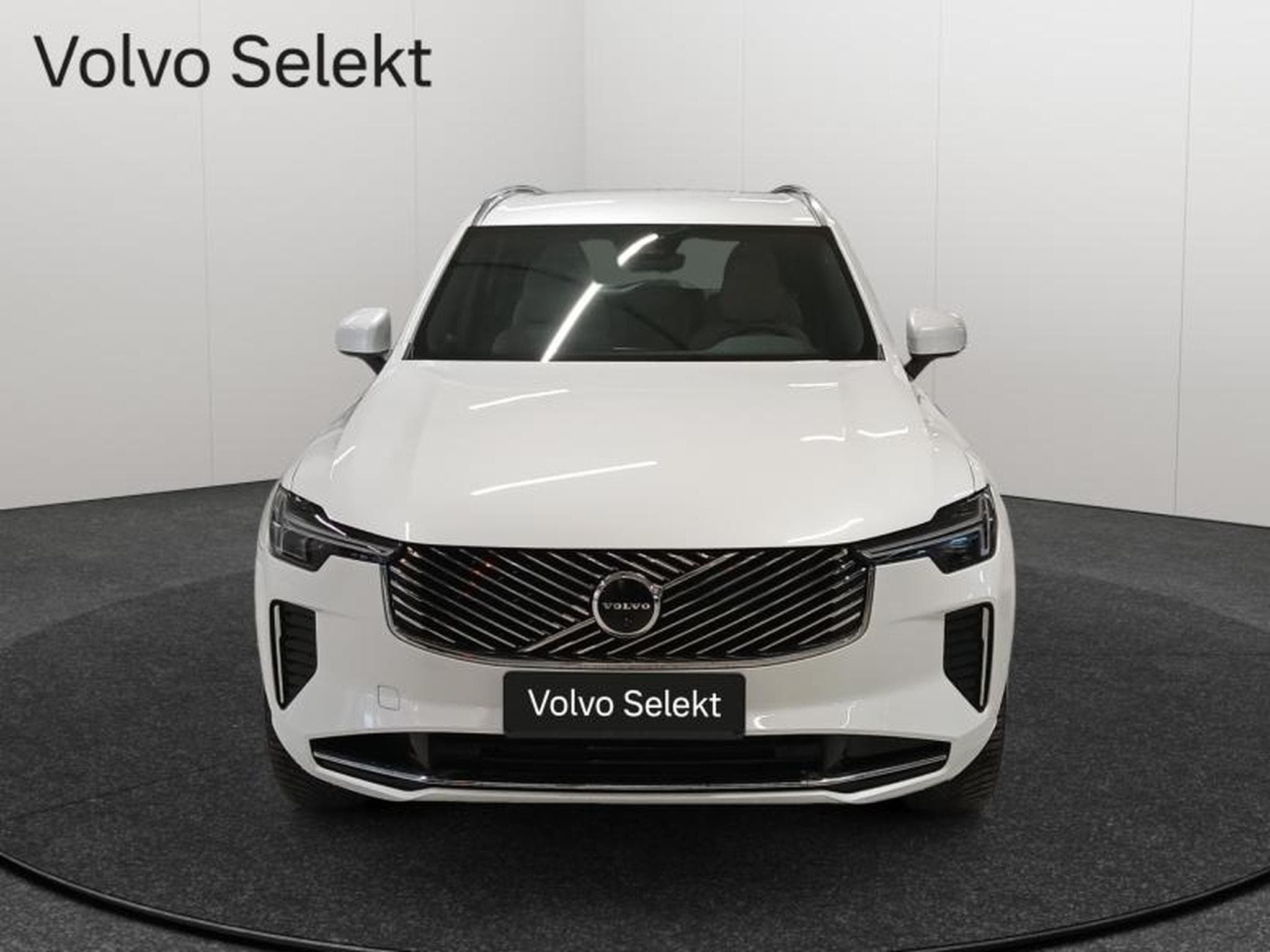 Volvo XC90 T8 AWD Core / Hybride (2025) - Photo 4
