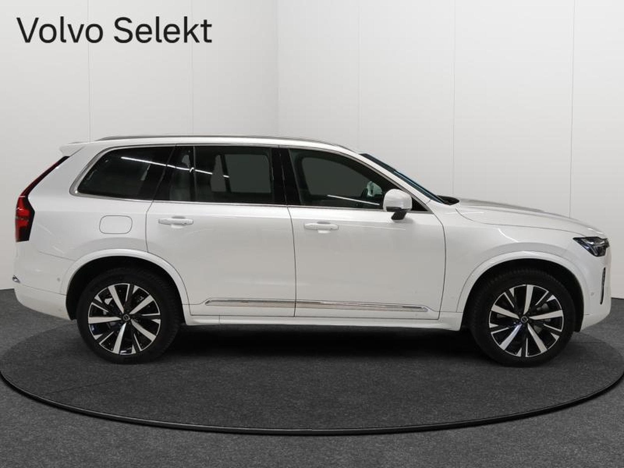 Volvo XC90 T8 AWD Core / Hybride (2025) - Photo 6