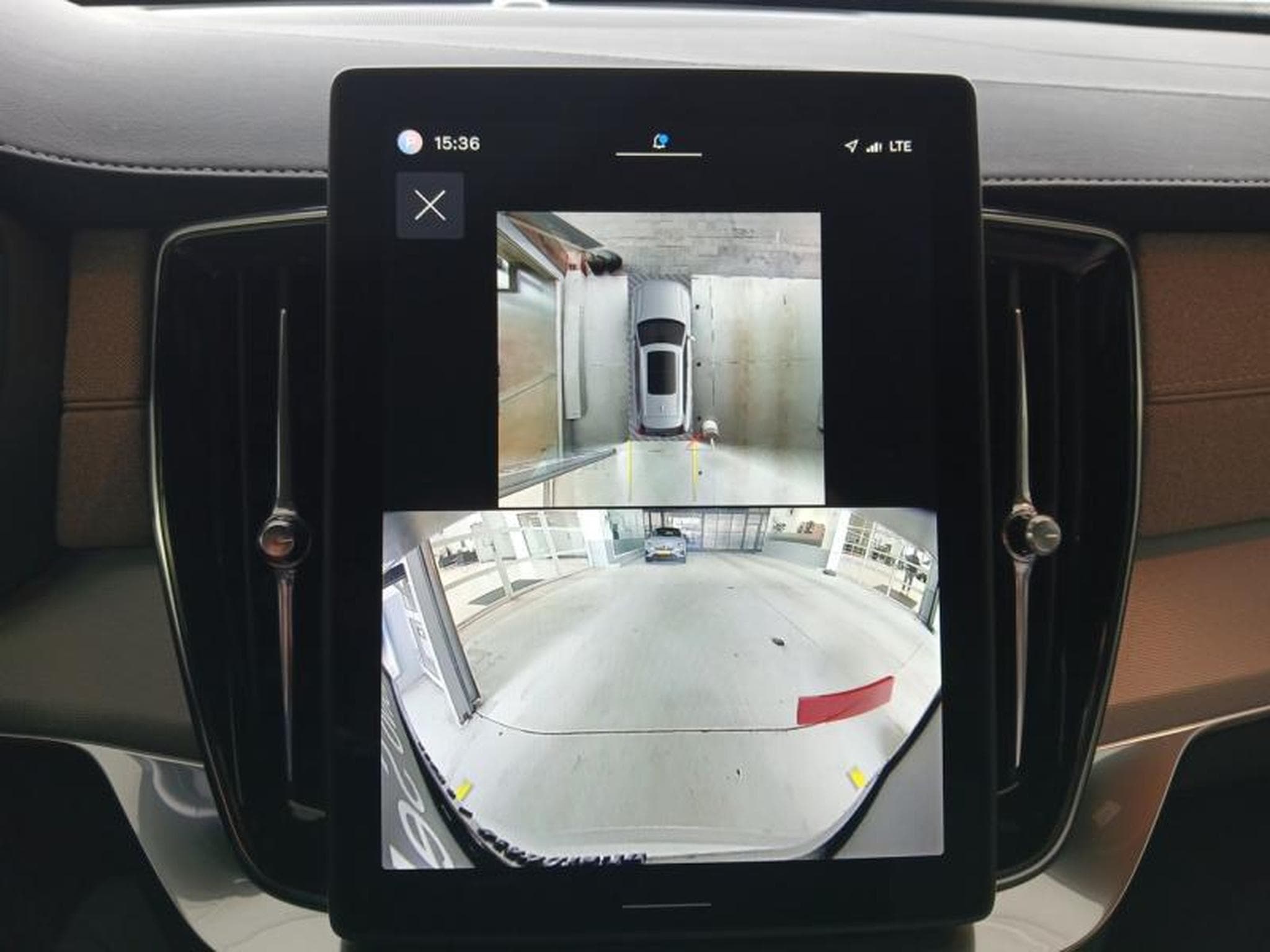 Volvo XC90 T8 AWD Core / Hybride (2025) - Photo 8