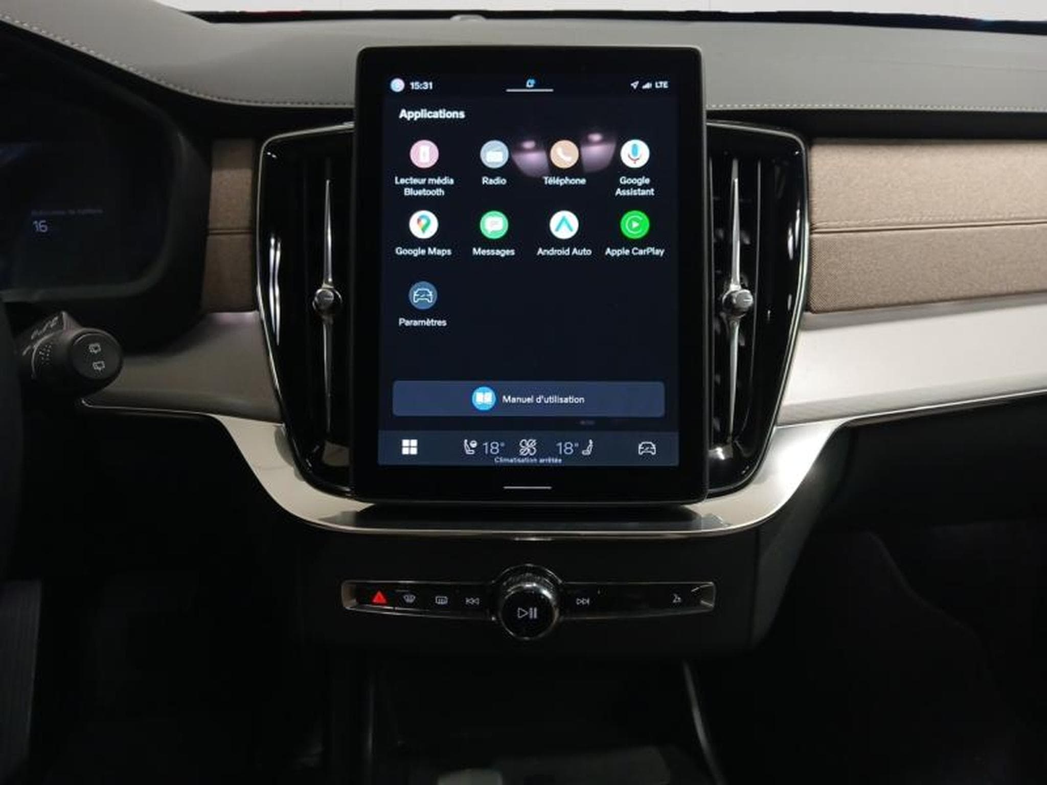 Volvo XC90 T8 AWD Core / Hybride (2025) - Photo 9