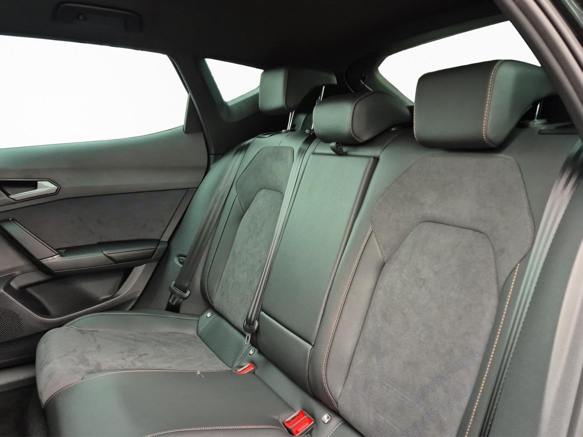 Cupra Formentor 1.5 eTSI DSG (2026) - Photo 15