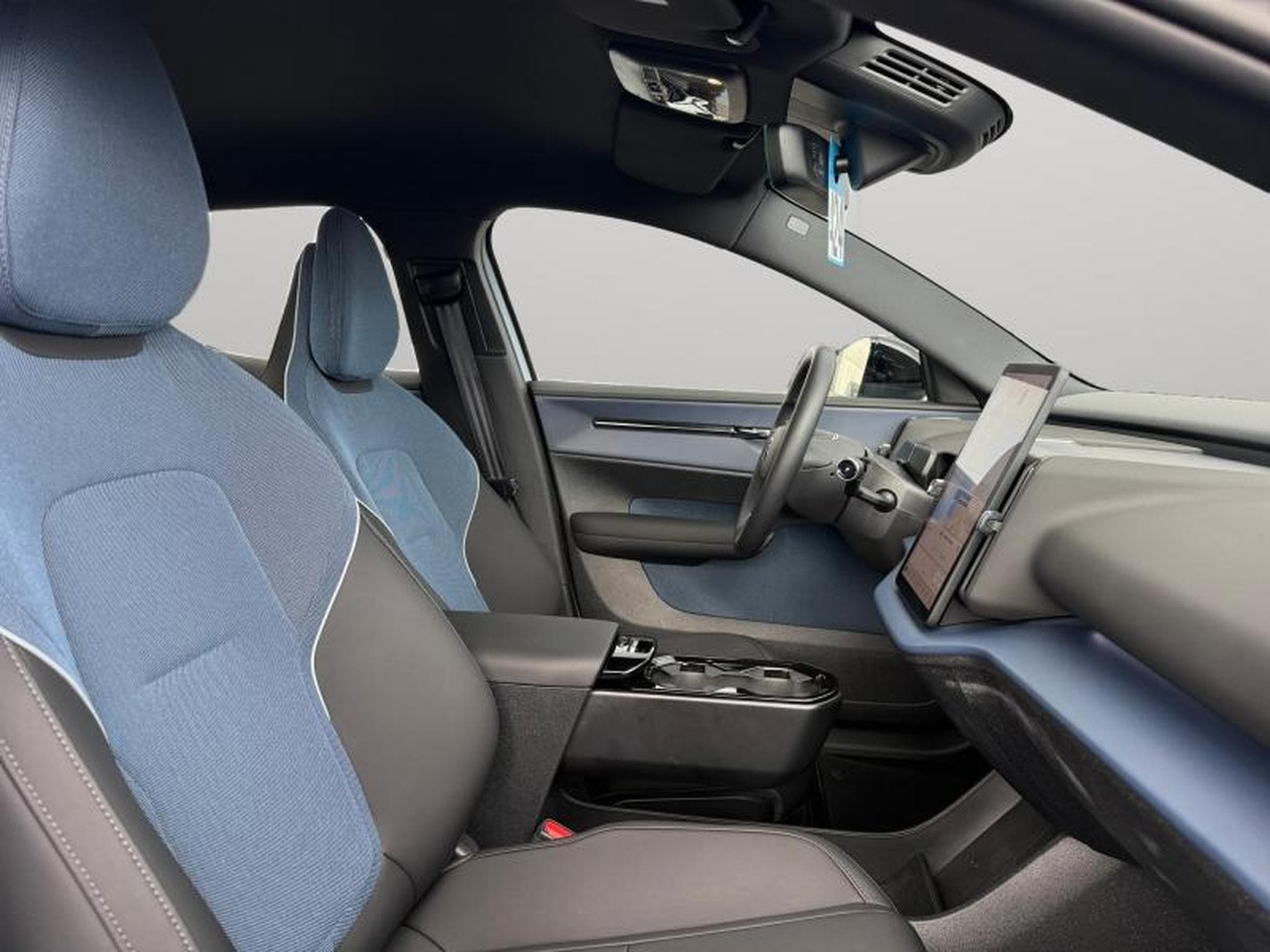 Volvo EX30 Plus Extended Range / Electrique (2024) - Photo 15