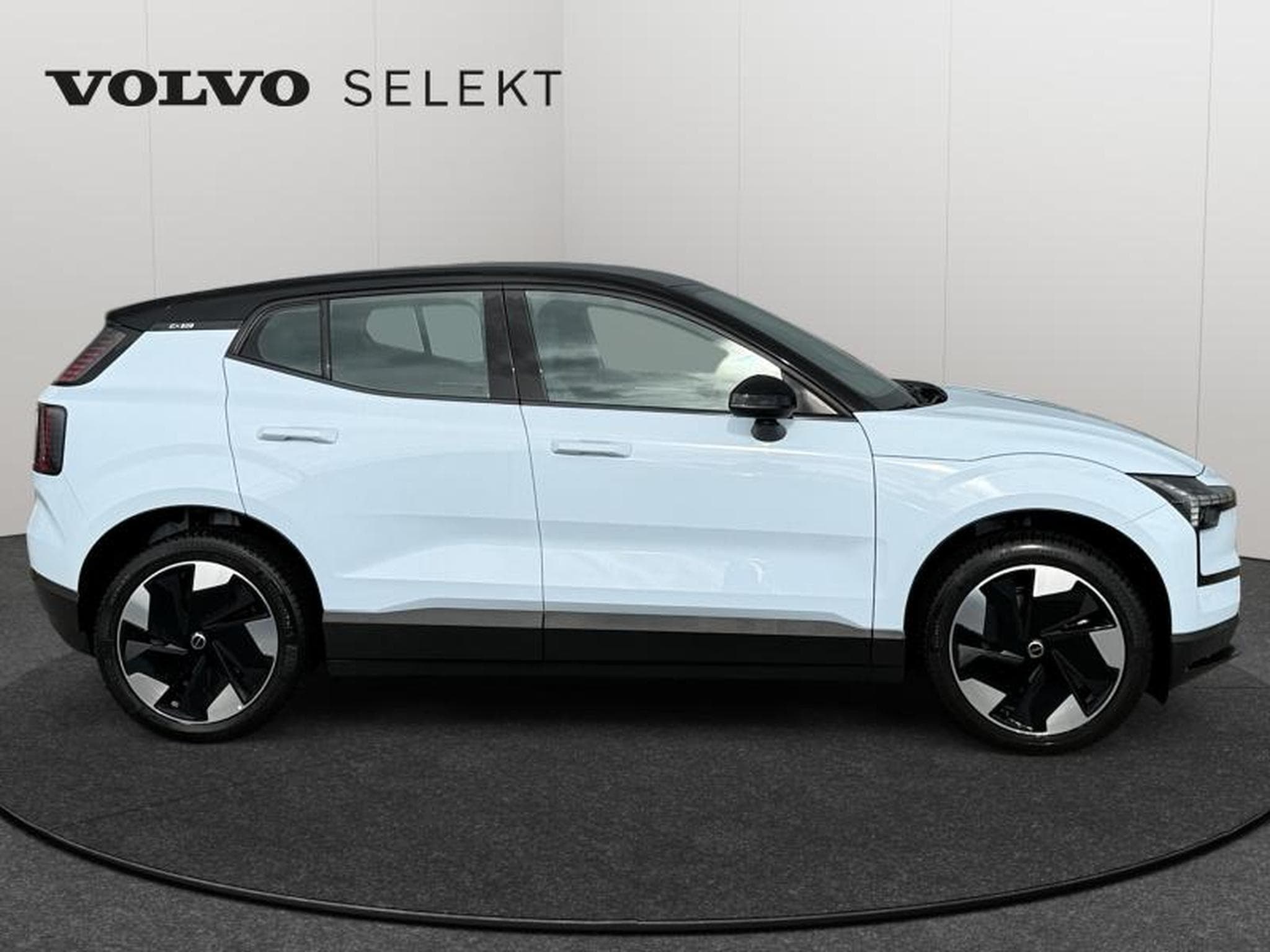 Volvo EX30 Plus Extended Range / Electrique (2024) - Photo 7