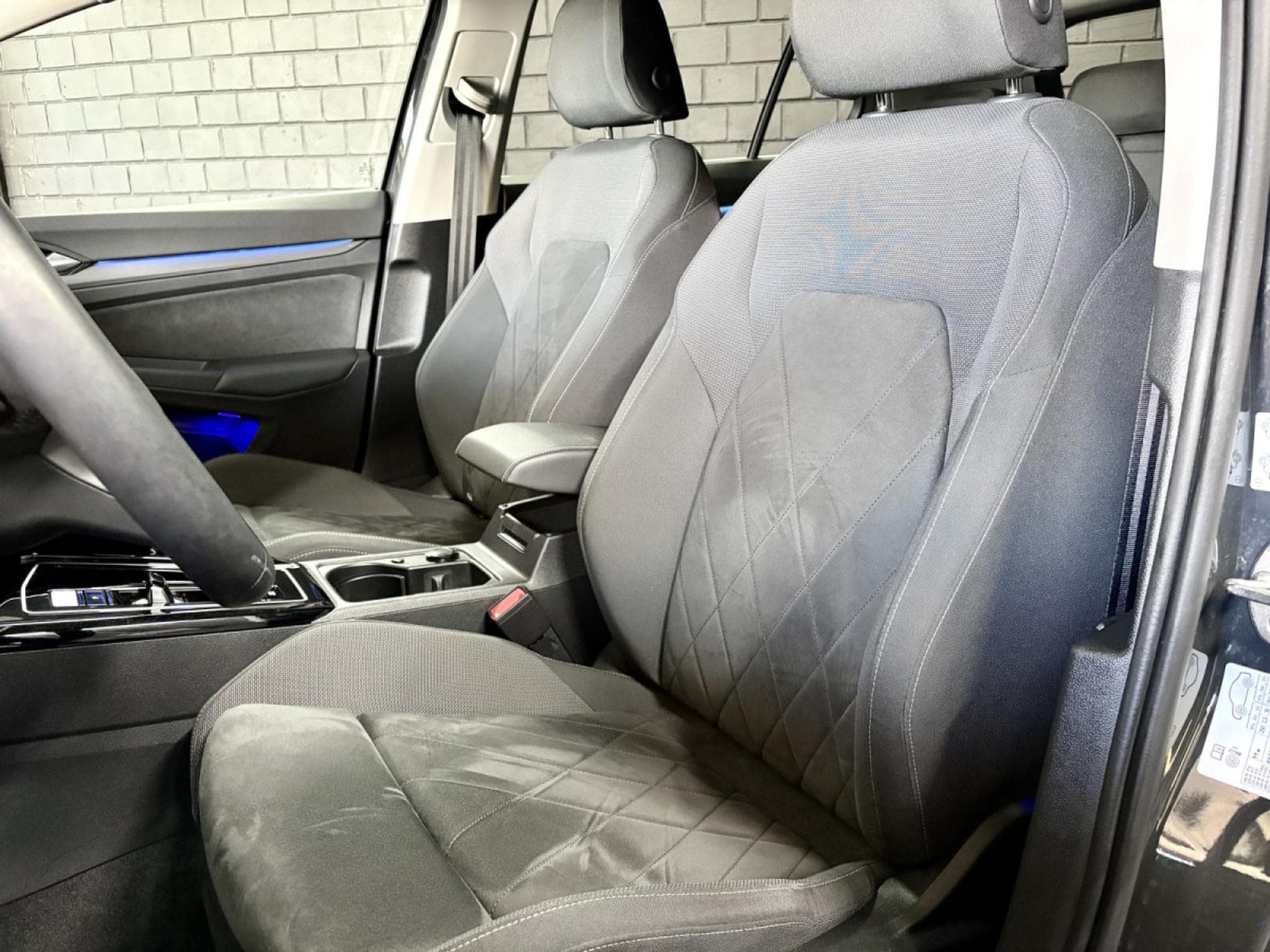 VW Golf STYLE 2.0 TDI 150CV DSG7 *CAMERA* NAVI * SIEGES CHAUFF* (2024) - Photo 7