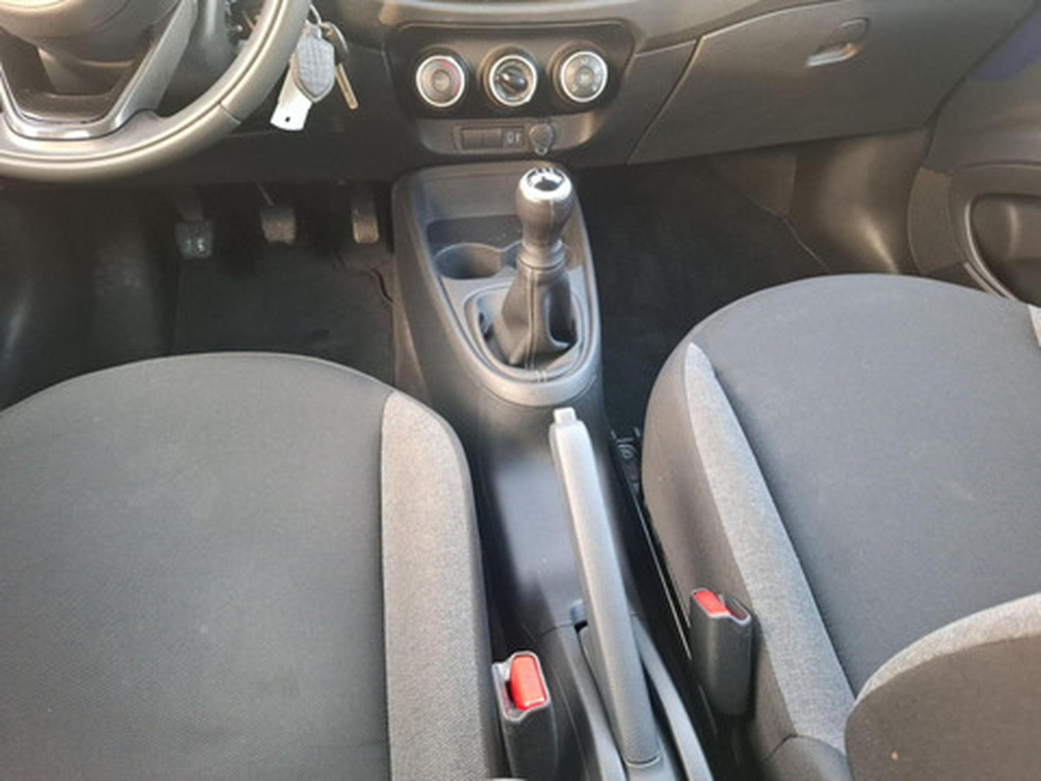 Toyota Aygo 1.0 VVT-i Play (2024) - Photo 10