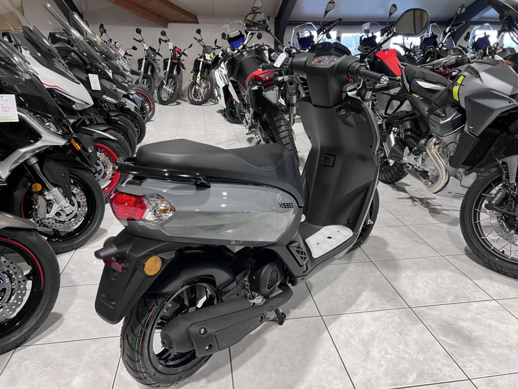 Peugeot Kisbee CL A  25 km/h Meteor Grey (2026) - Photo 3