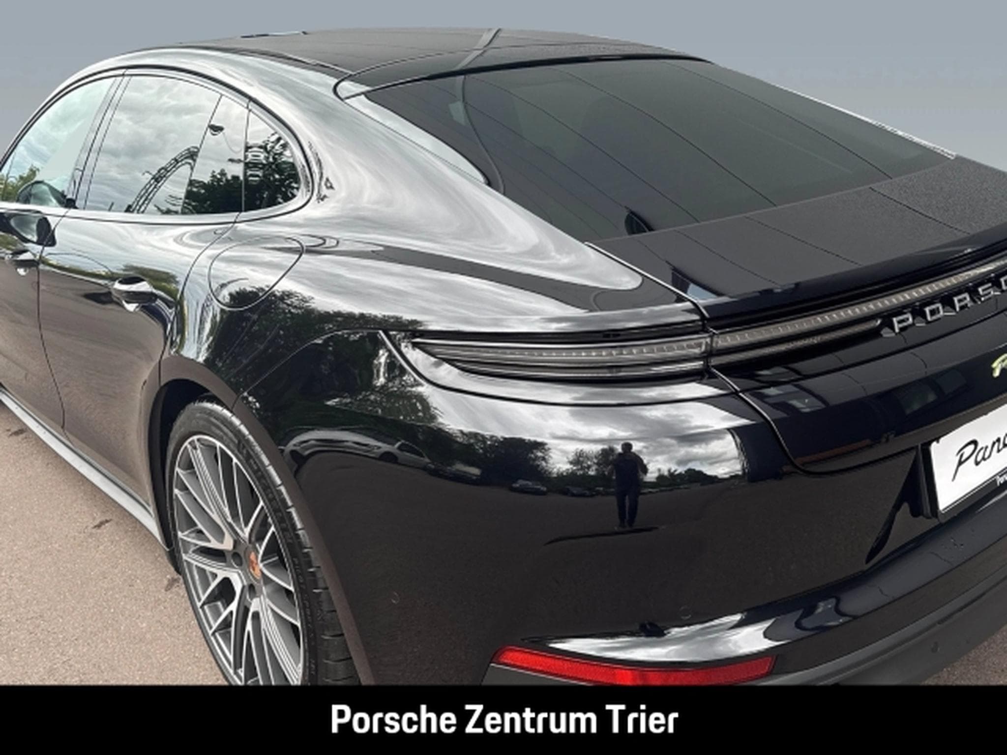 Porsche Panamera E-Hybrid InnoDrive HA-Lenkung Head-Up (2026) - Photo 10