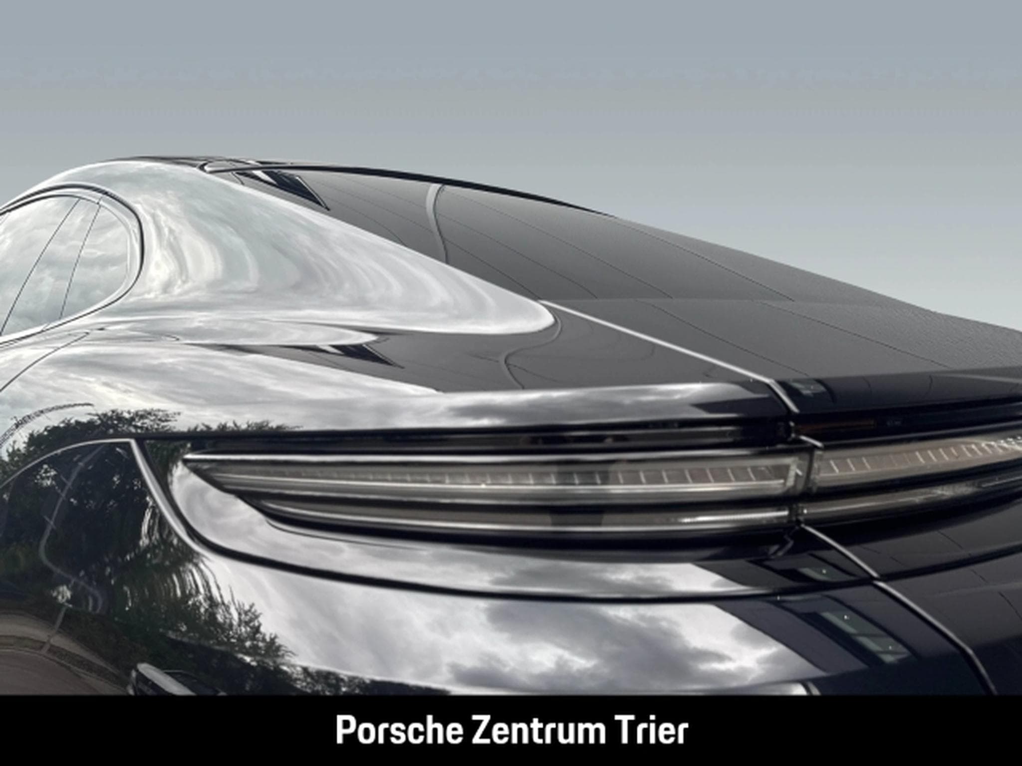Porsche Panamera E-Hybrid InnoDrive HA-Lenkung Head-Up (2026) - Photo 12