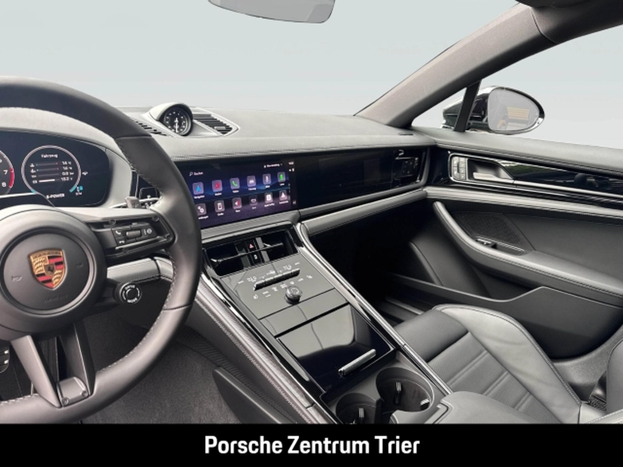 Porsche Panamera E-Hybrid InnoDrive HA-Lenkung Head-Up (2026) - Photo 15