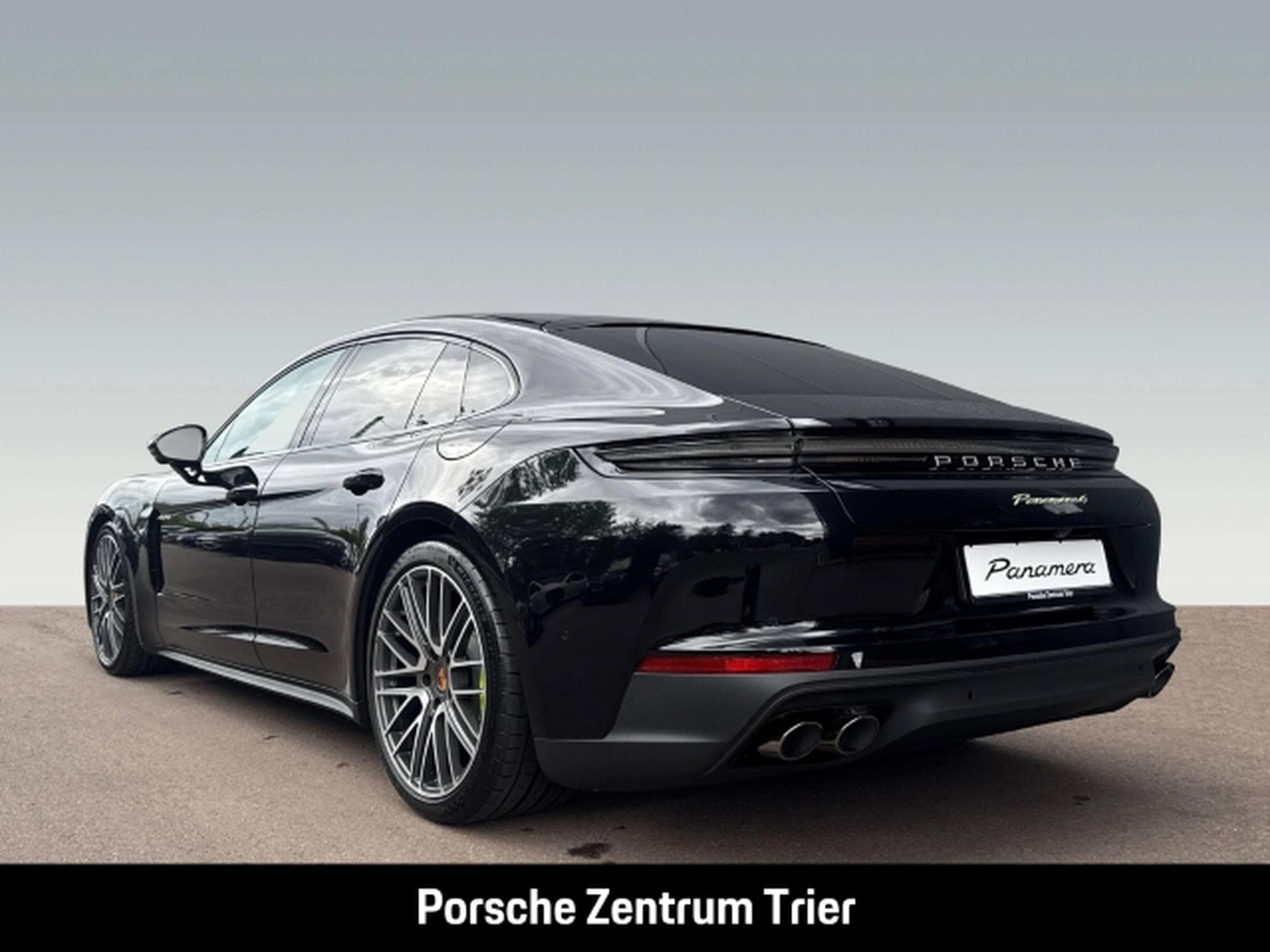 Porsche Panamera E-Hybrid InnoDrive HA-Lenkung Head-Up (2026) - Photo 3
