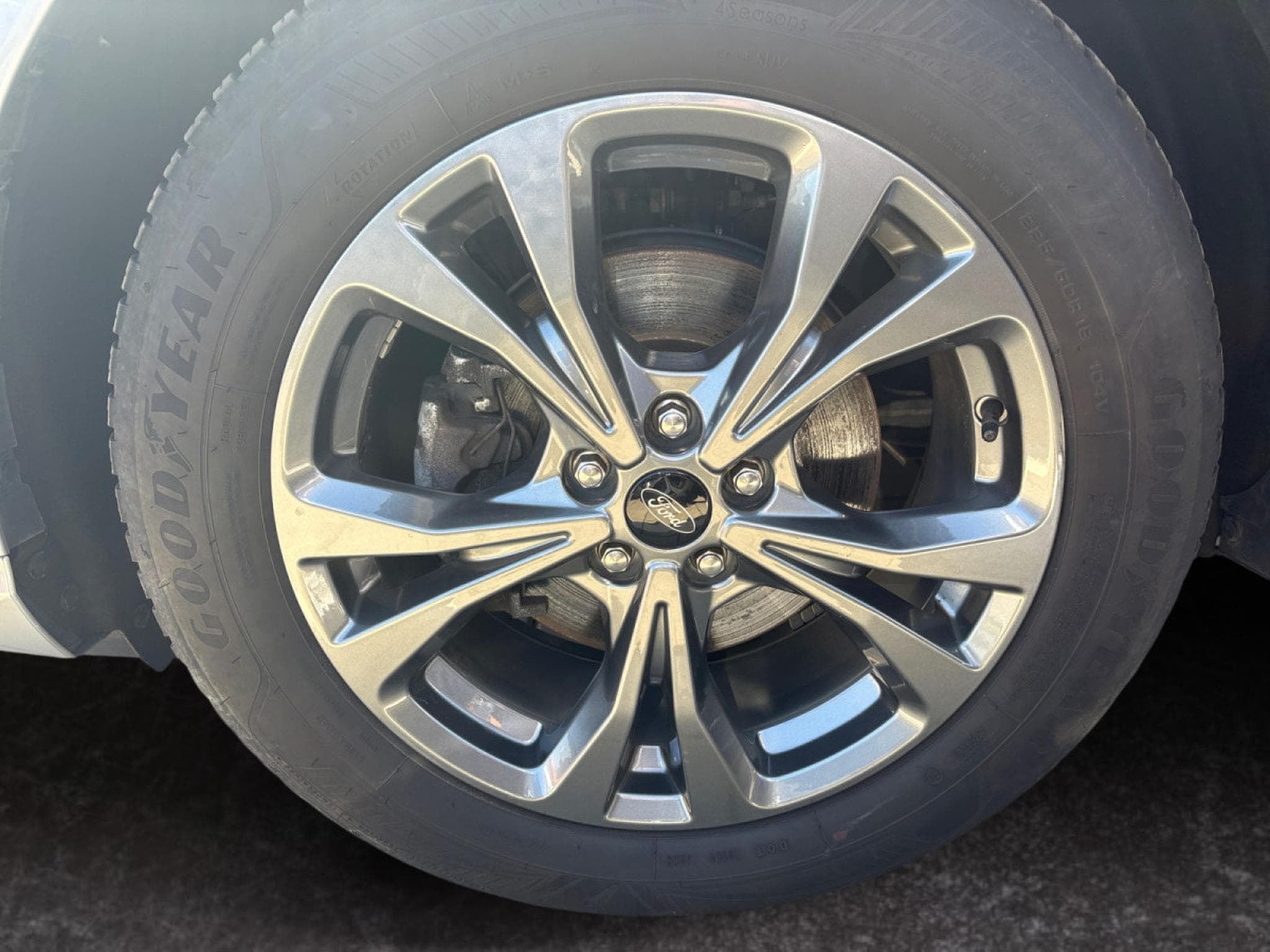 Ford Kuga 2.0 TDCI  fwd Auto ST-LINE X (2023) - Photo 6