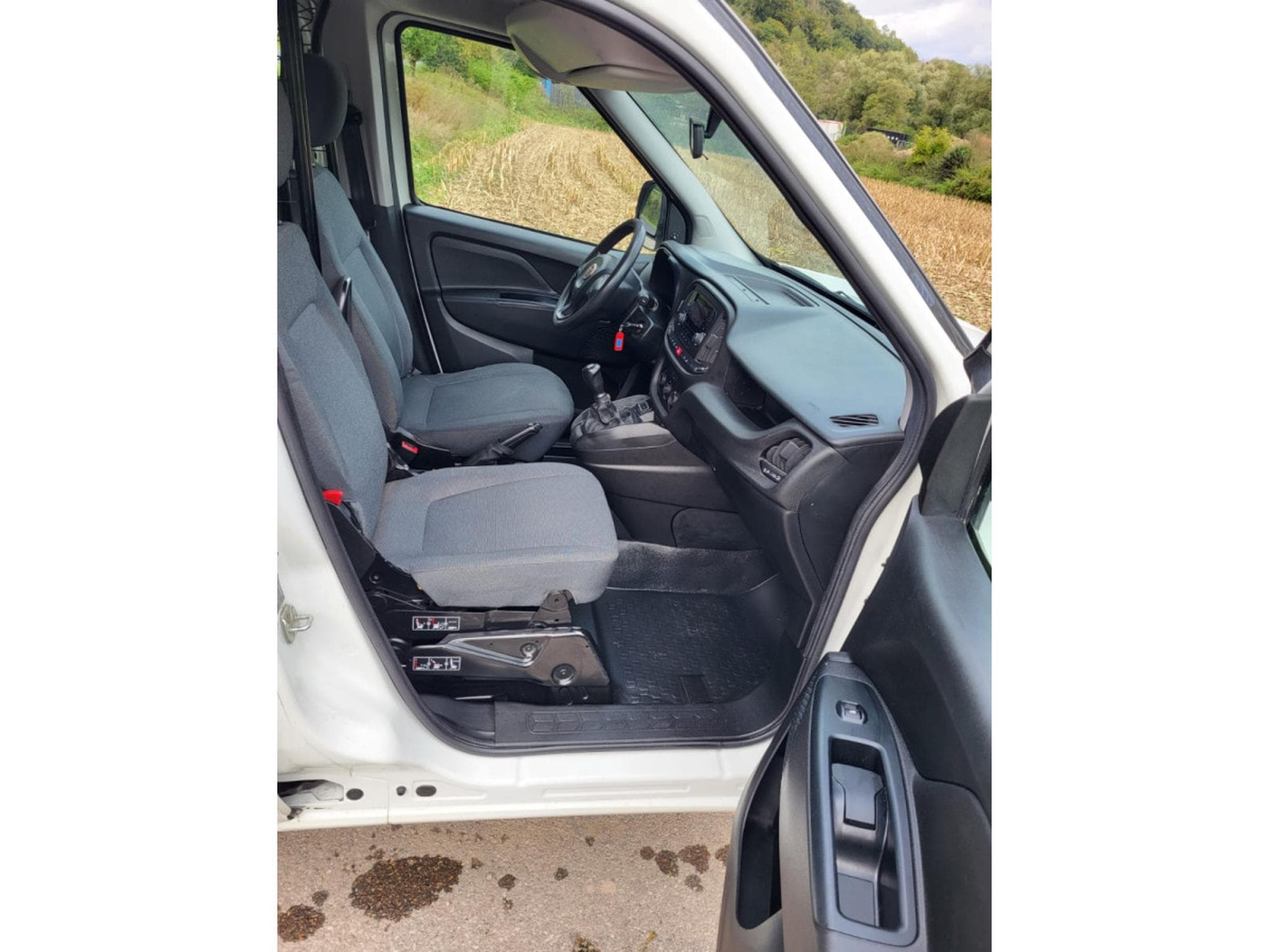 Fiat Doblo Cargo Maxi 1.3 Diesel Multijet (2018) - Photo 7