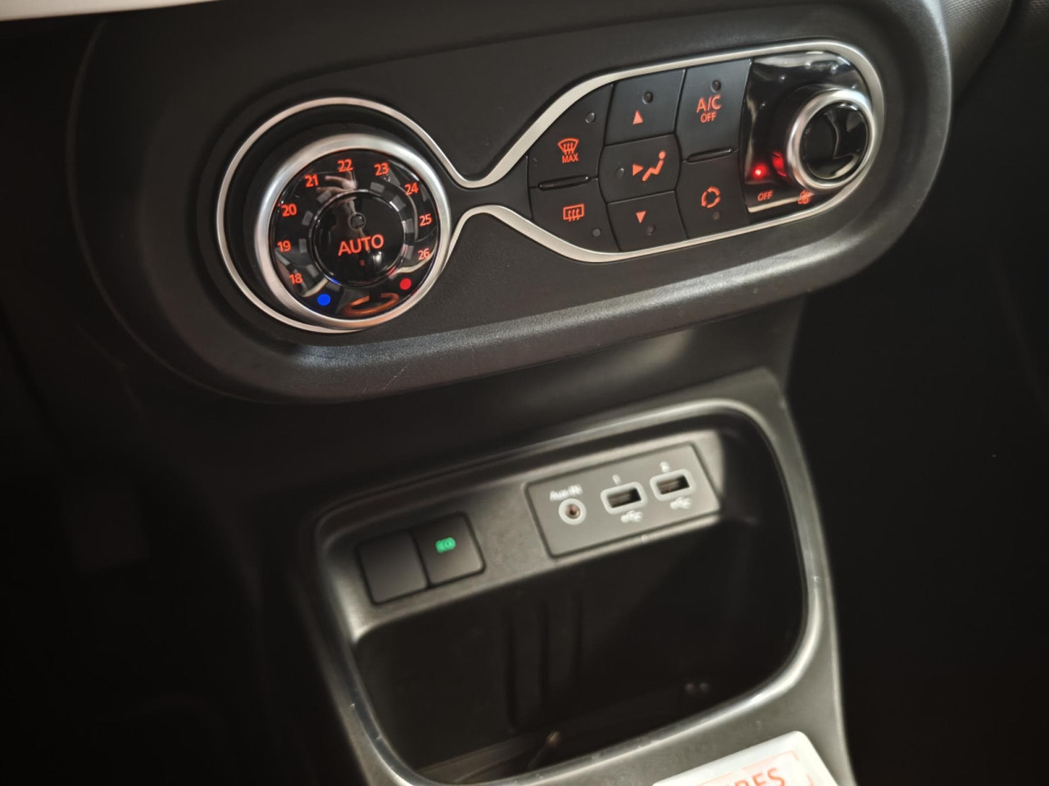Renault Twingo Vibes ZE (2021) - Photo 18