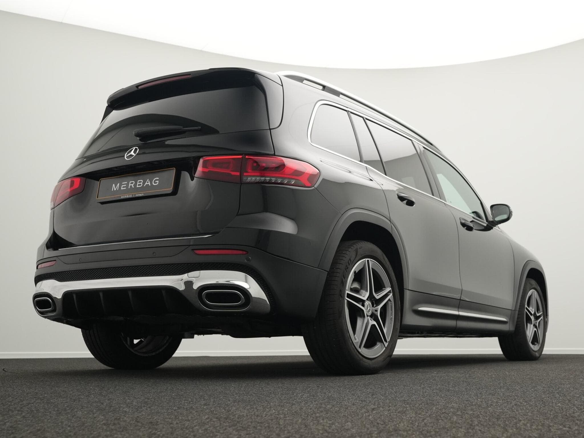 Mercedes GLB 200 AMG-Line LED+Kamera+Distr+19" (2021) - Photo 9