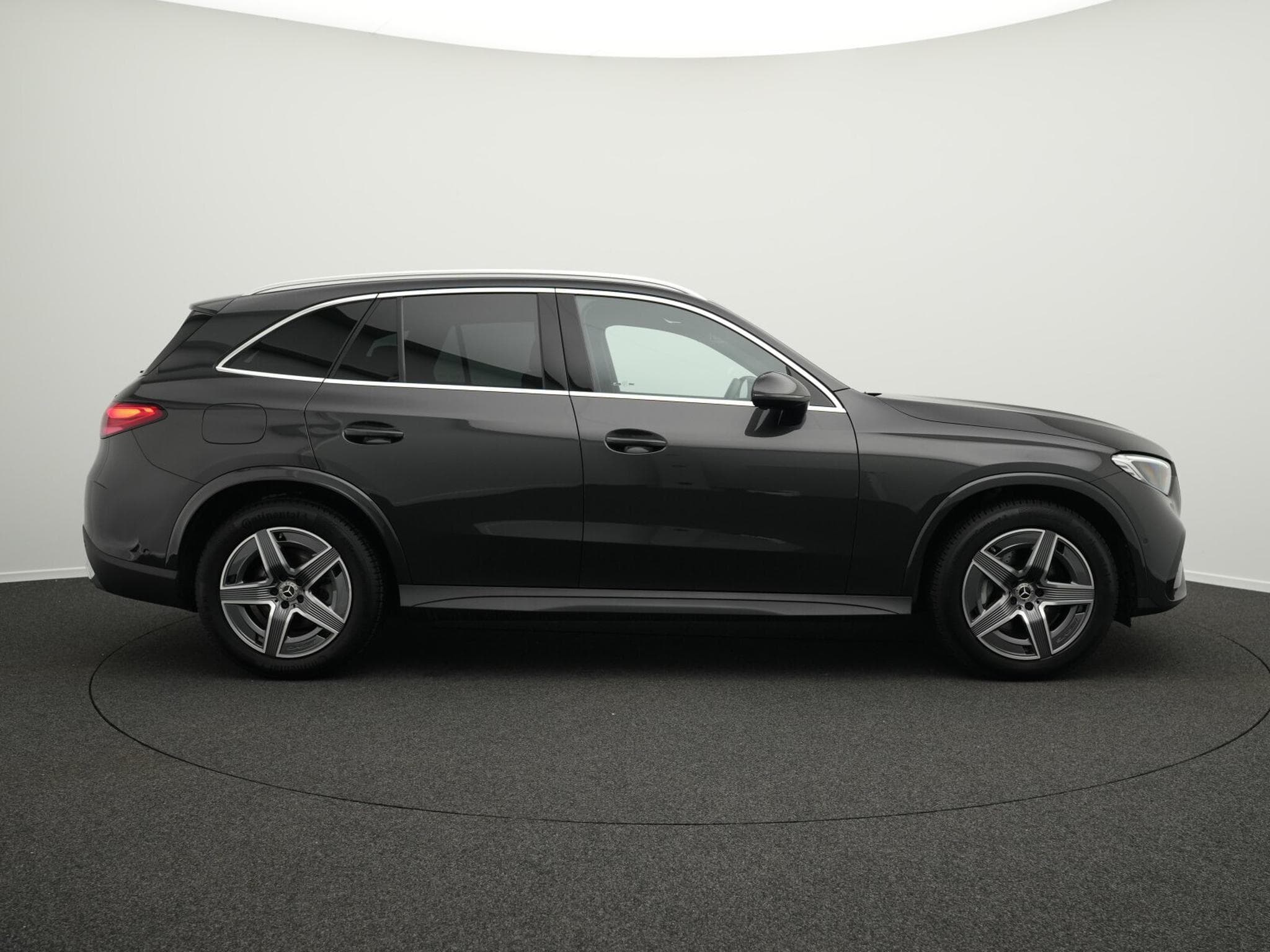 Mercedes GLC 300 d 4MATIC AMG-Line LED+Kamera+AHK+Memory (2025) - Photo 5