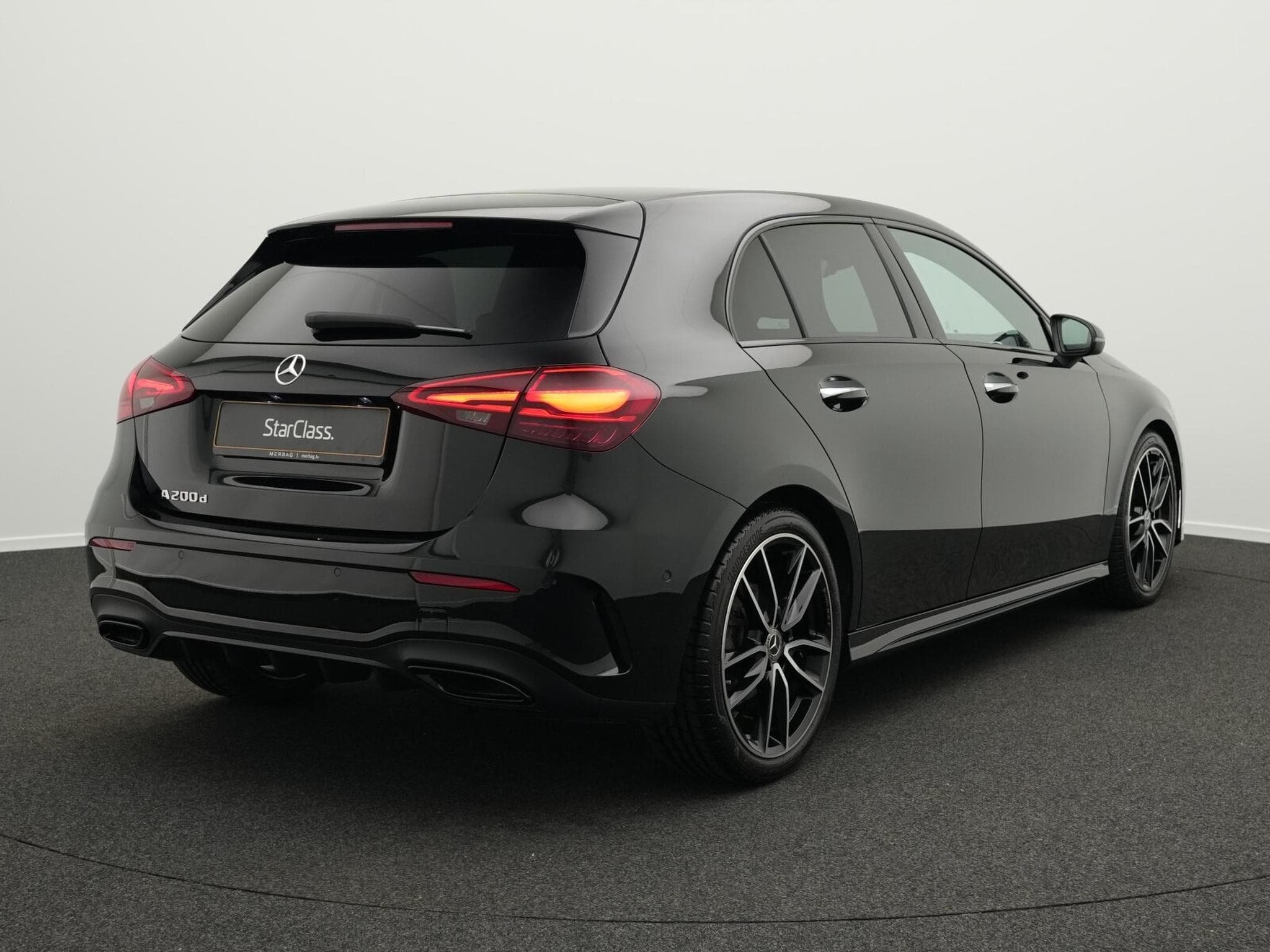 Mercedes A 200 d Multi+Kamera+Night+Distr (2025) - Photo 3
