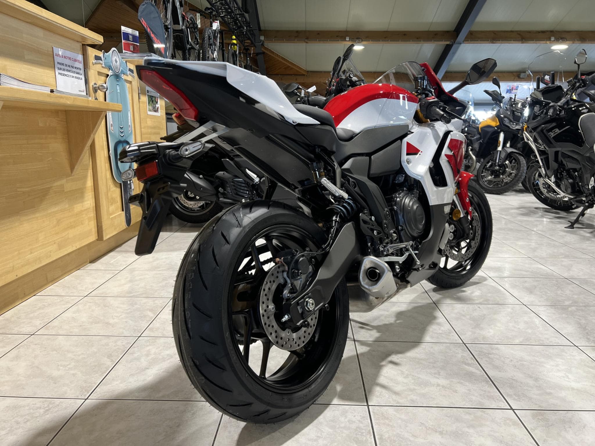 Yamaha R7 70 TH (2026) - Photo 3