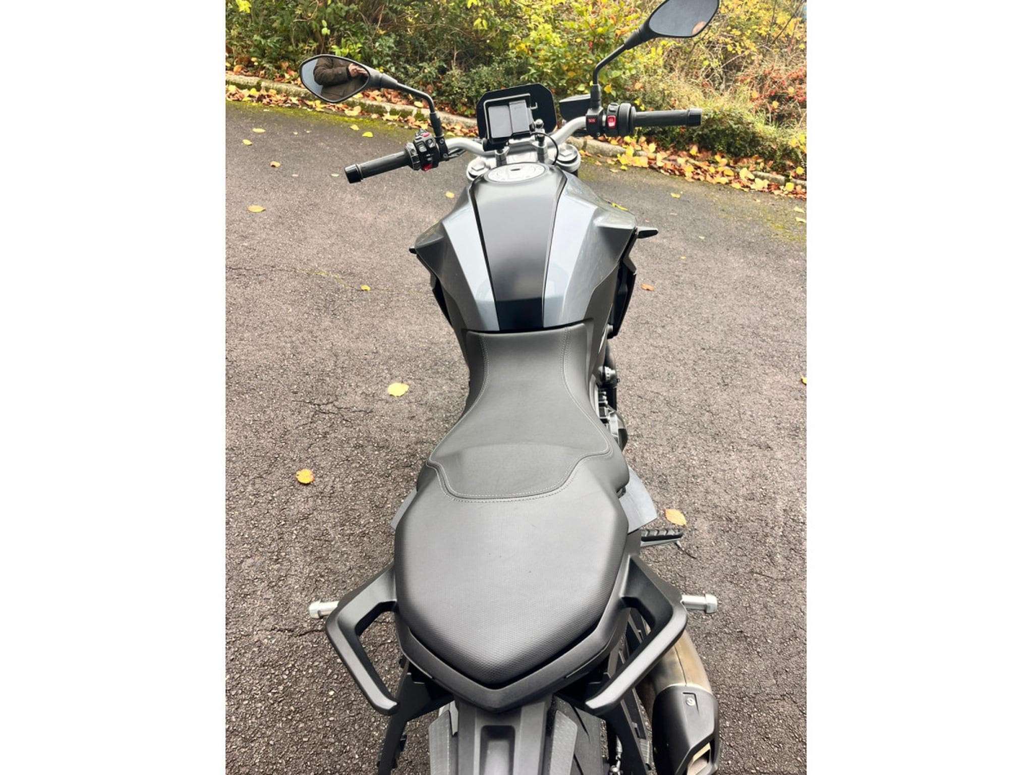 BMW F 900 R (2024) - Photo 8
