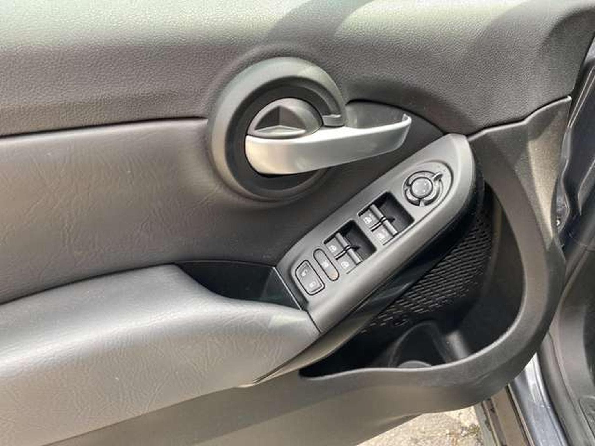 Fiat 500X CROSS 1.6 Multijet jusqu'à 36 mois de garantie (2019) - Photo 8
