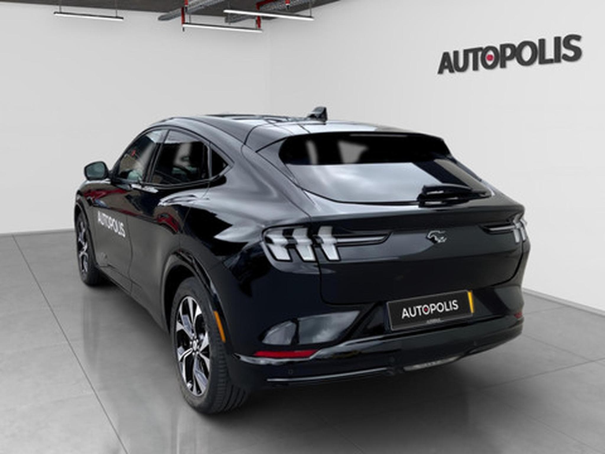 Ford Mustang Mach-E Premium (2023) - Photo 16