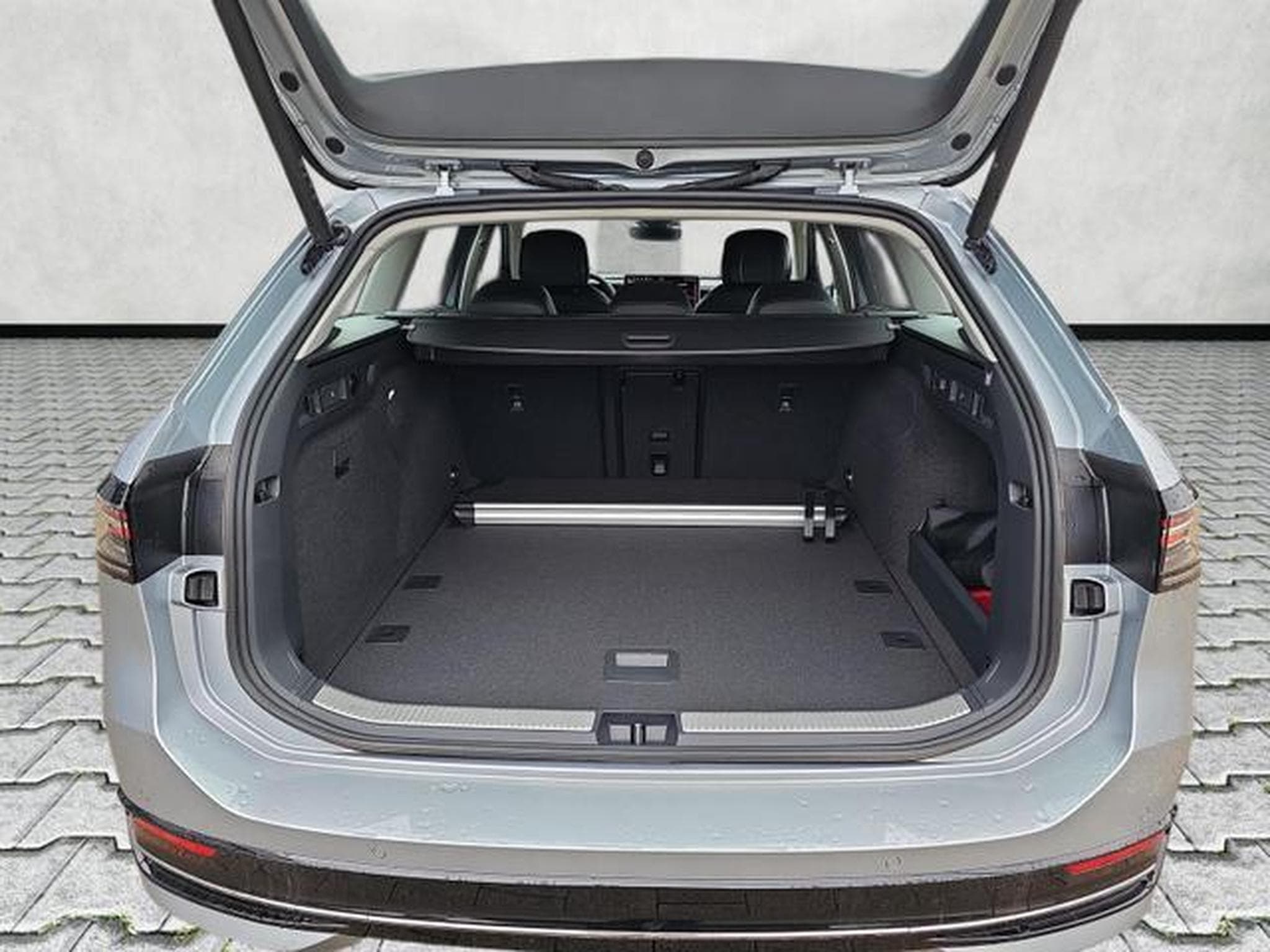 VW Passat Variant 2.0 TDI 110 kW Elegance (2026) - Photo 1