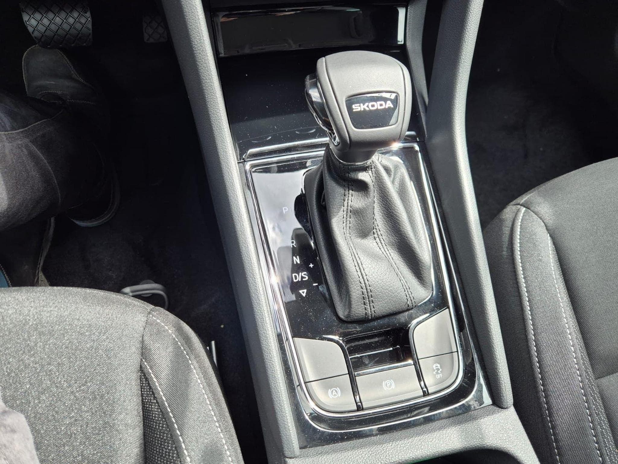 Skoda Karoq 1.5 TSI 150PS (2026) - Photo 22