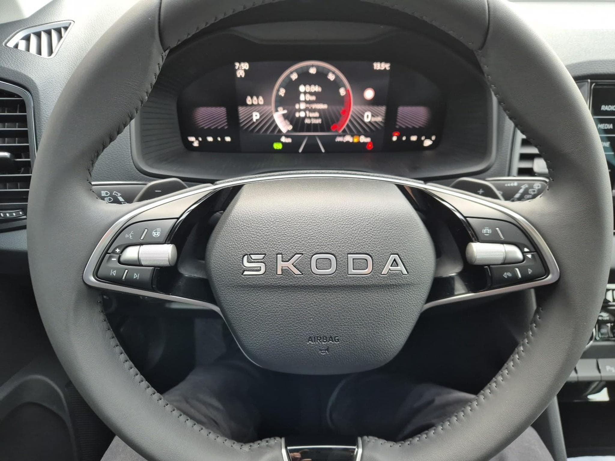 Skoda Karoq 1.5 TSI 150PS (2026) - Photo 15