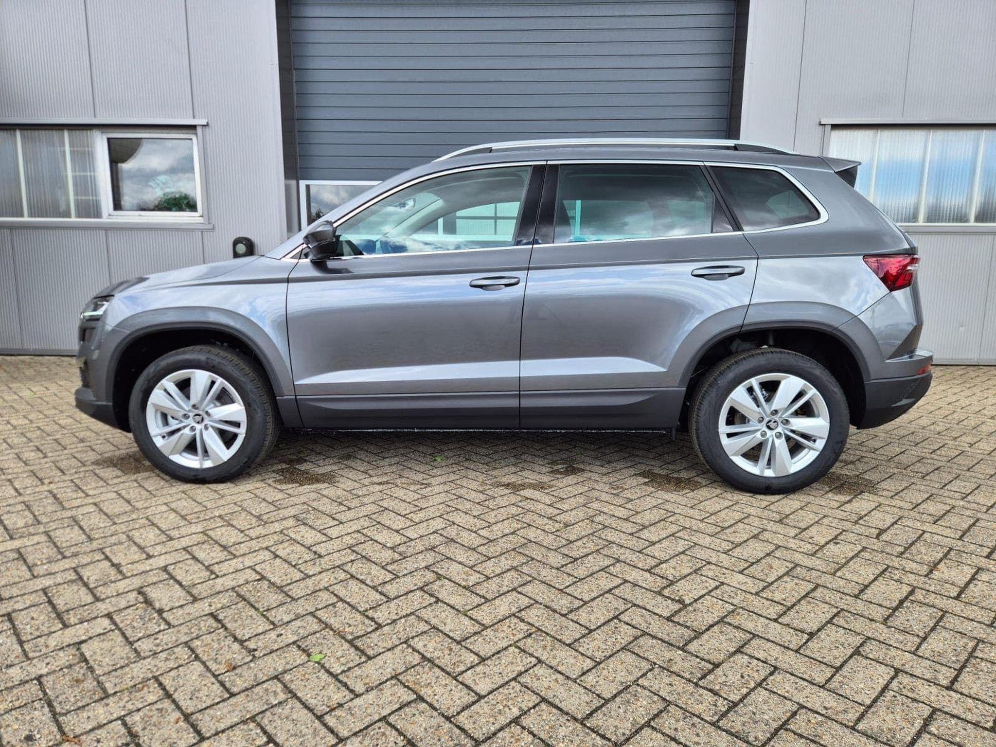 Skoda Karoq 1.5 TSI 150PS (2026) - Photo 2