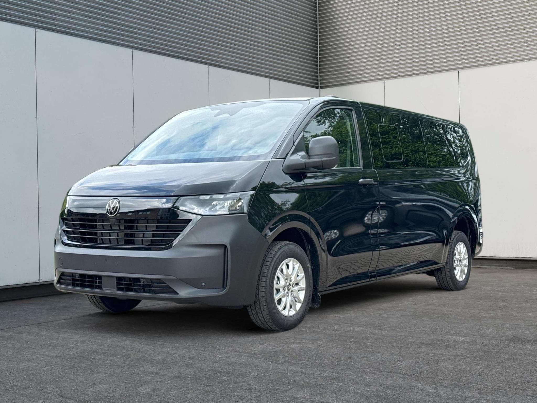 VW T7 Basis (2026) - Photo 1