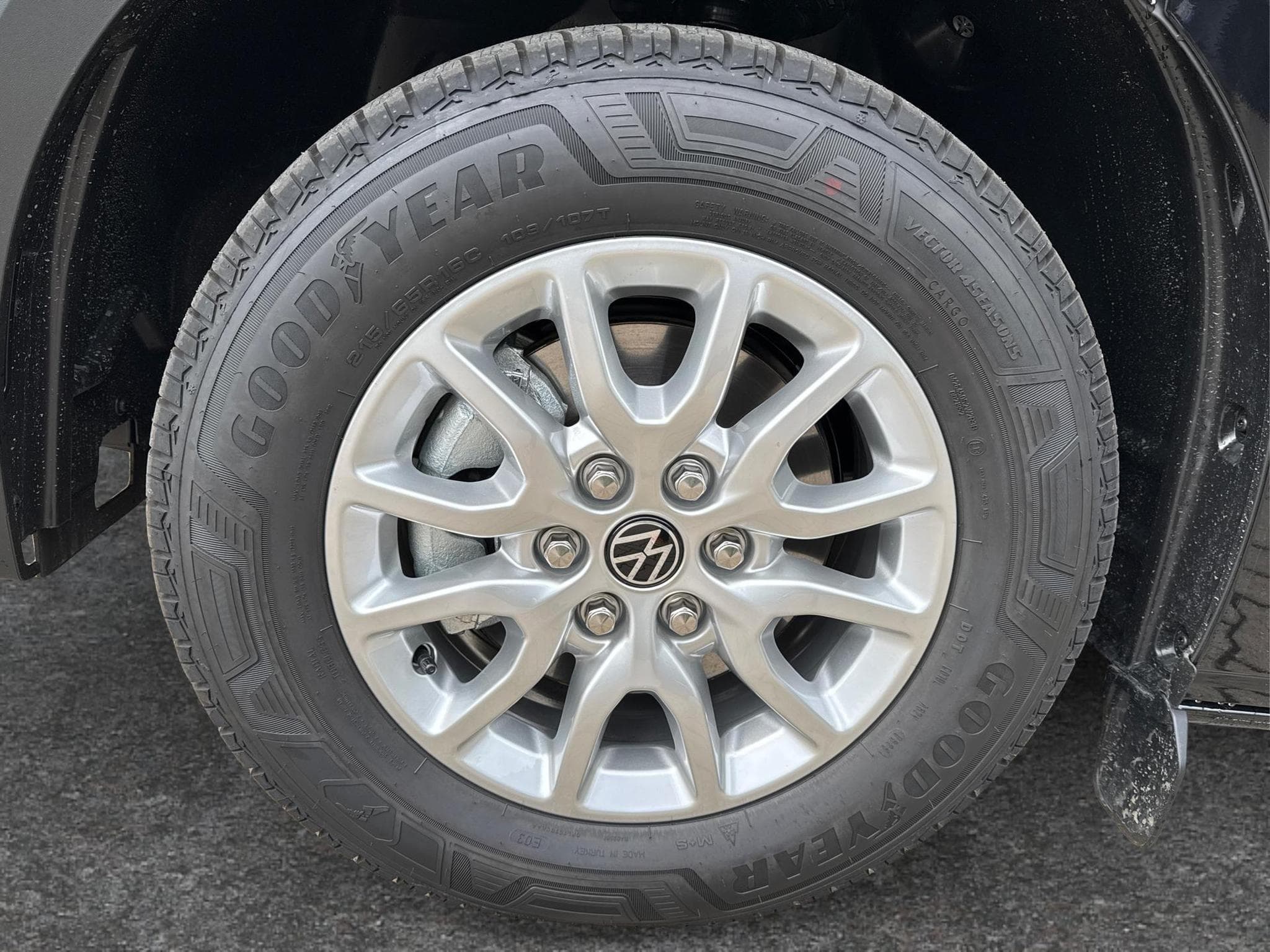 VW T7 Basis (2026) - Photo 12