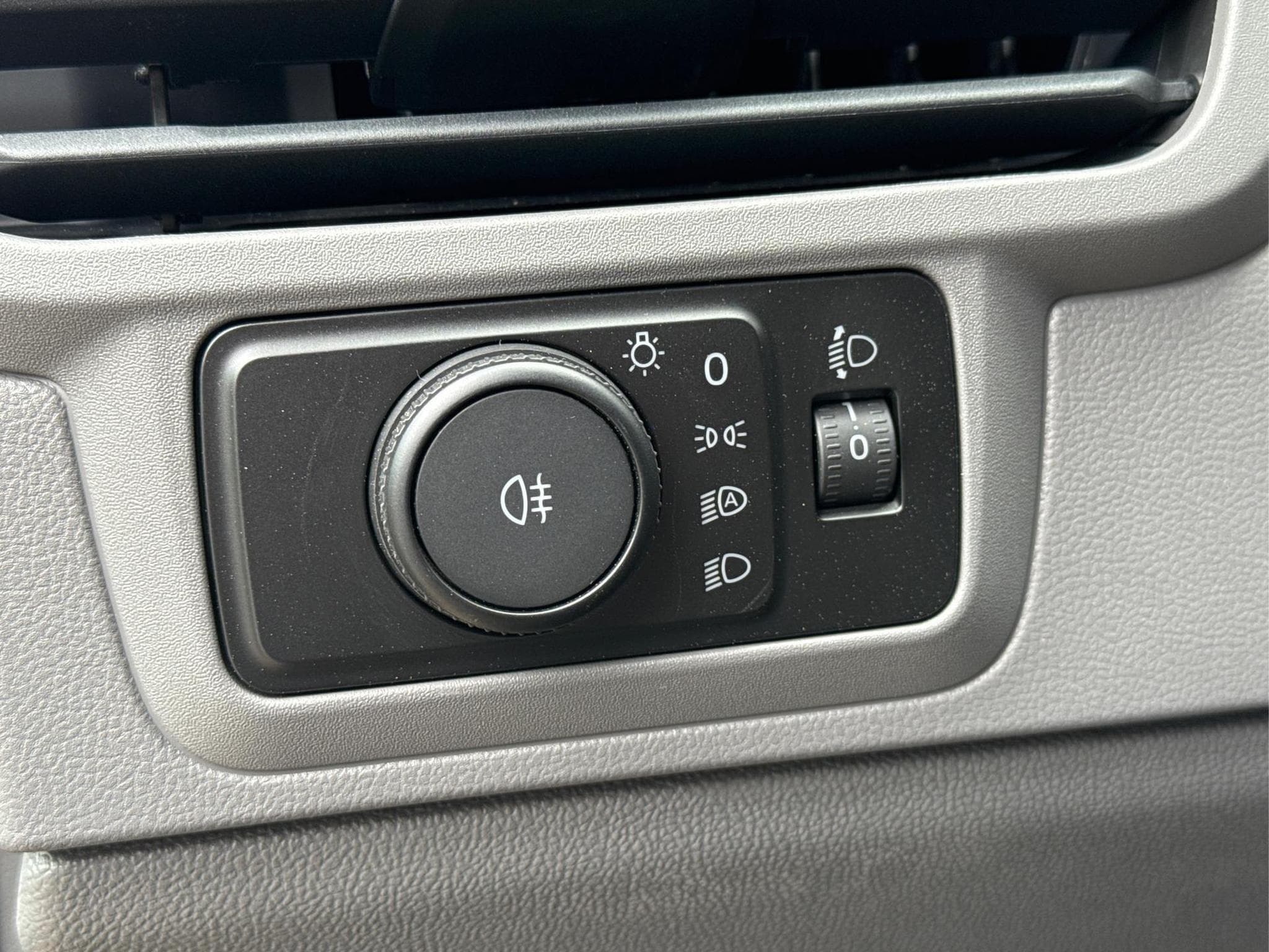 VW T7 Basis (2026) - Photo 16
