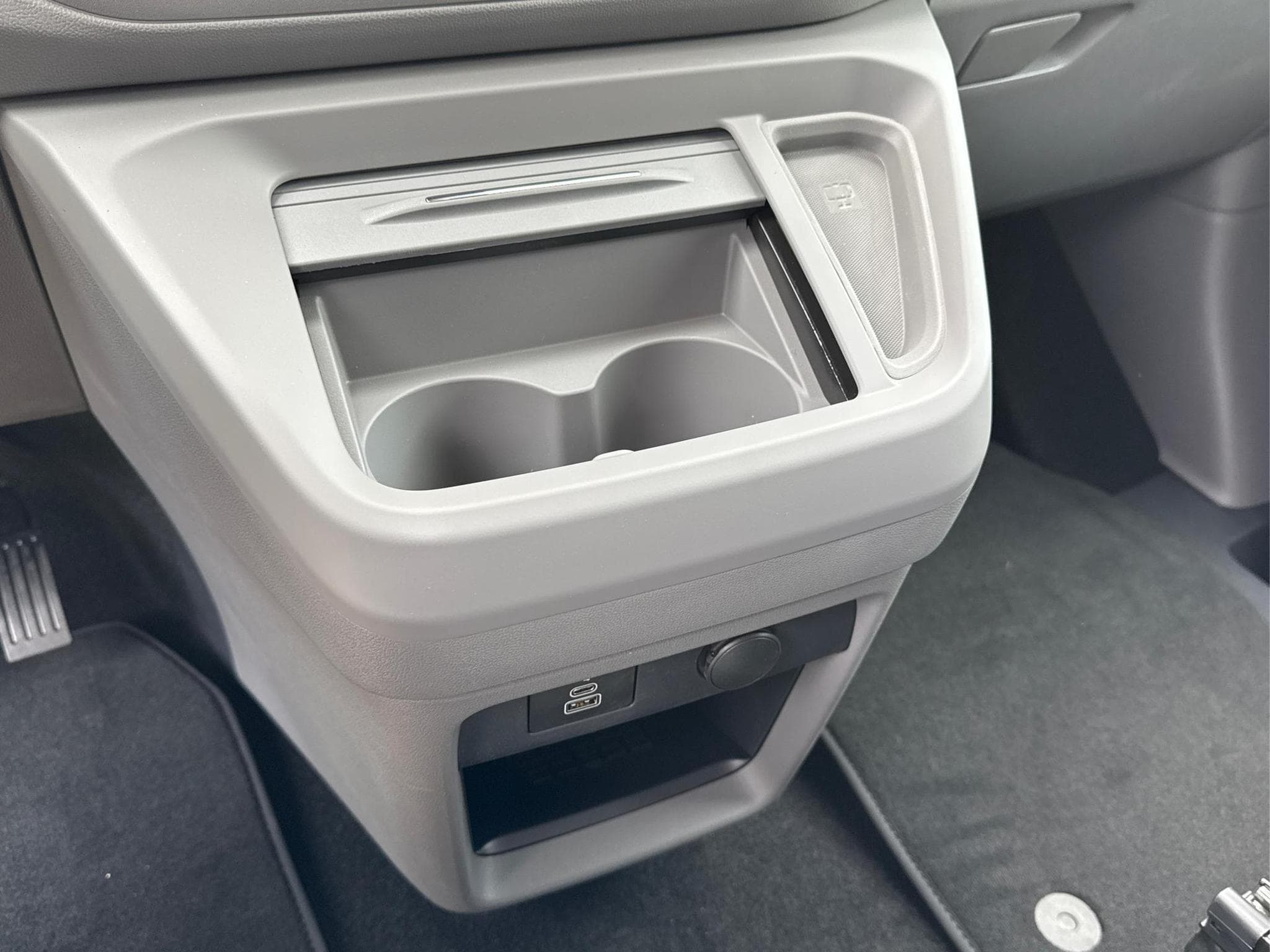 VW T7 Basis (2026) - Photo 21