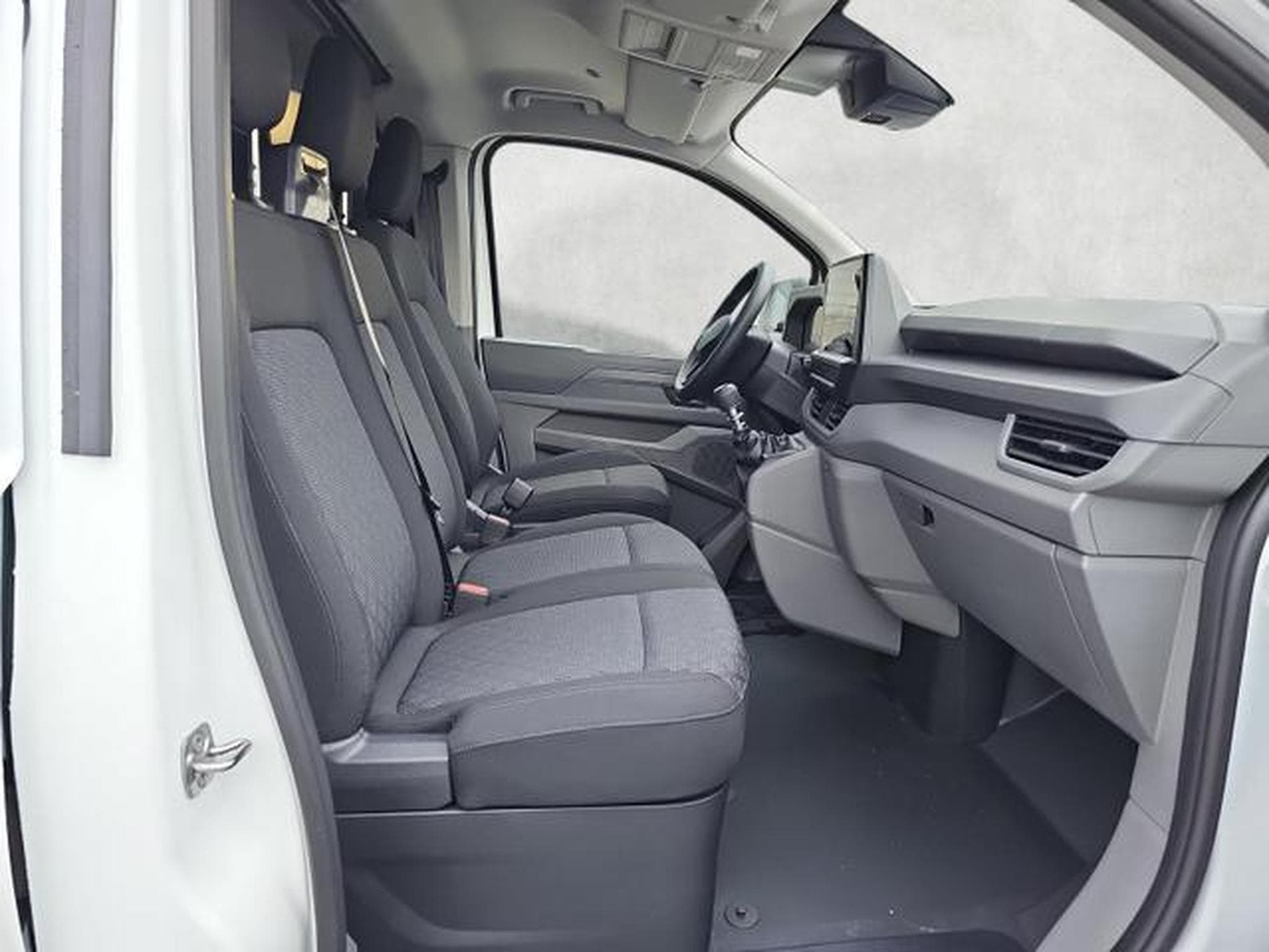 VW T7 Transporter Kaste 2.0 TDI 81 kW KR (2026) - Photo 10