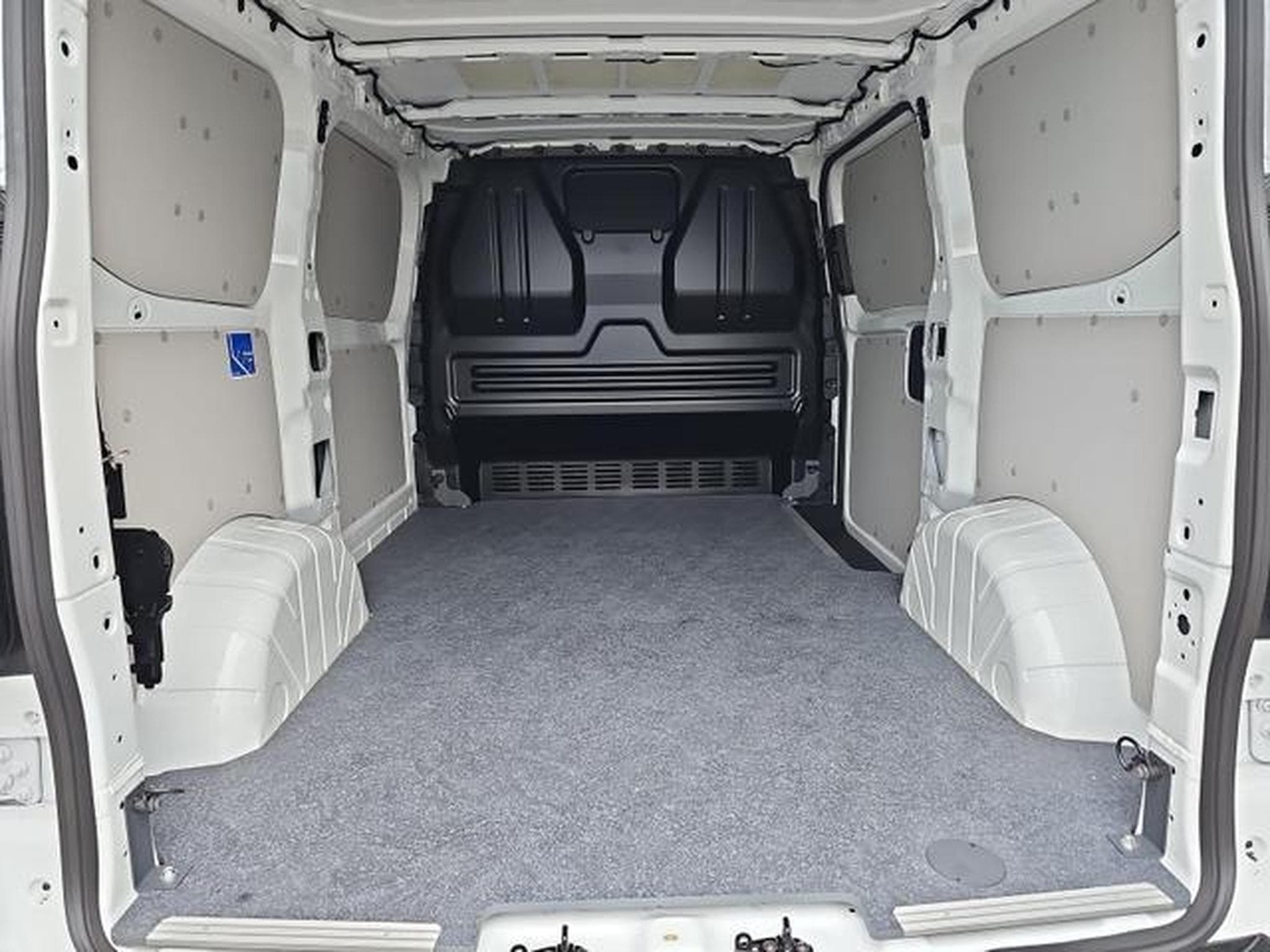 VW T7 Transporter Kaste 2.0 TDI 81 kW KR (2026) - Photo 14