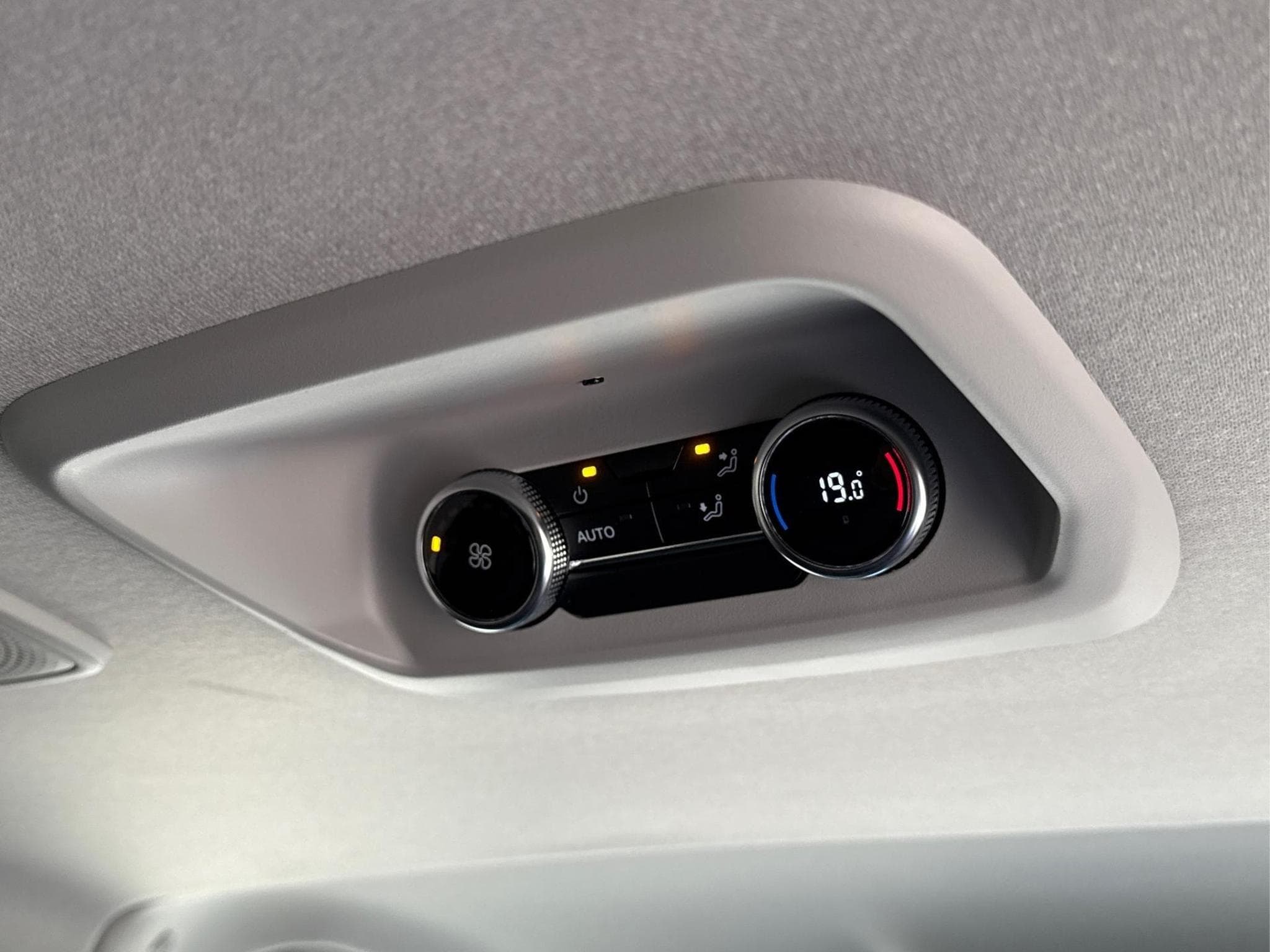VW T7 Basis (2026) - Photo 21