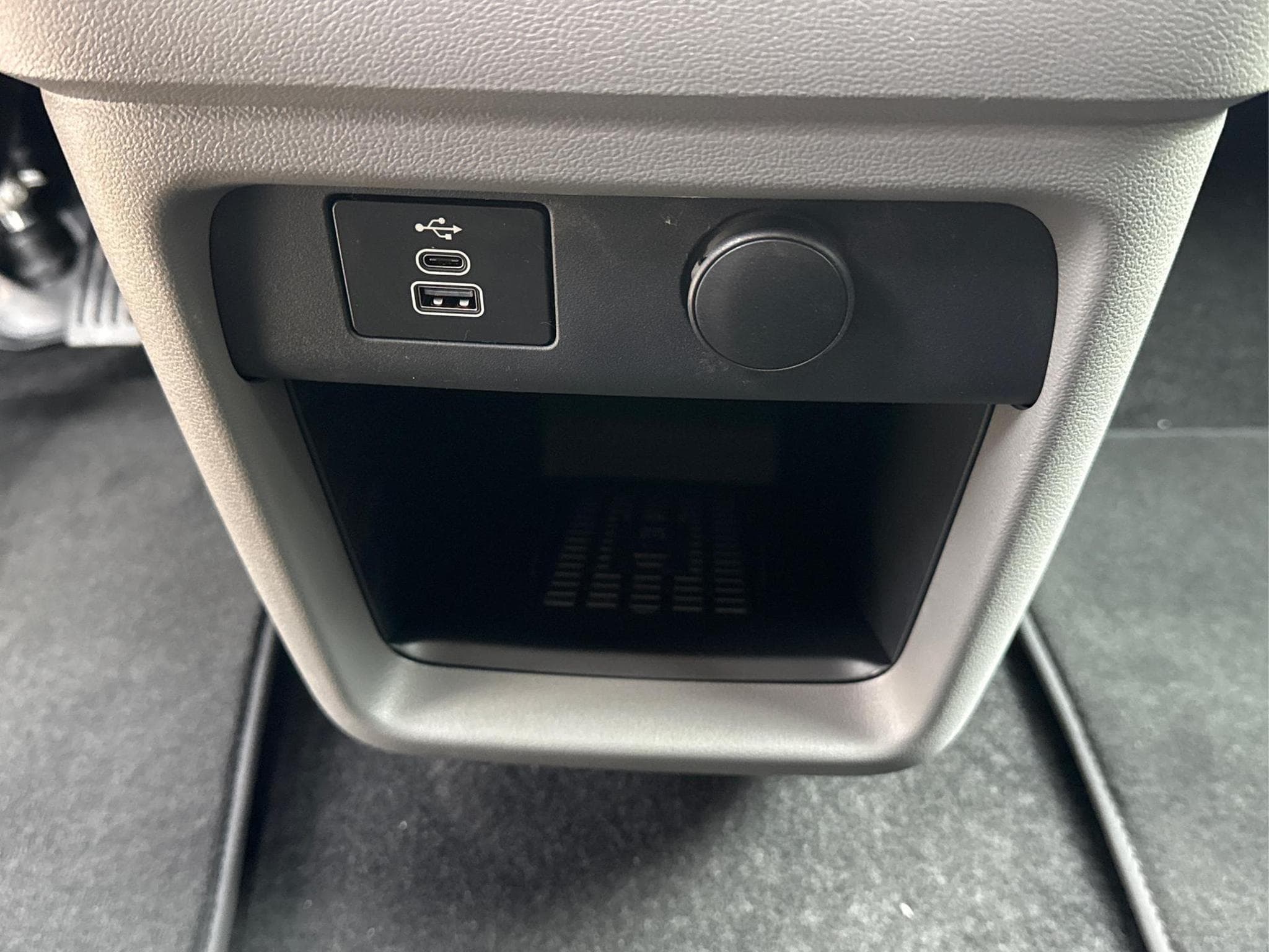 VW T7 Basis (2026) - Photo 24