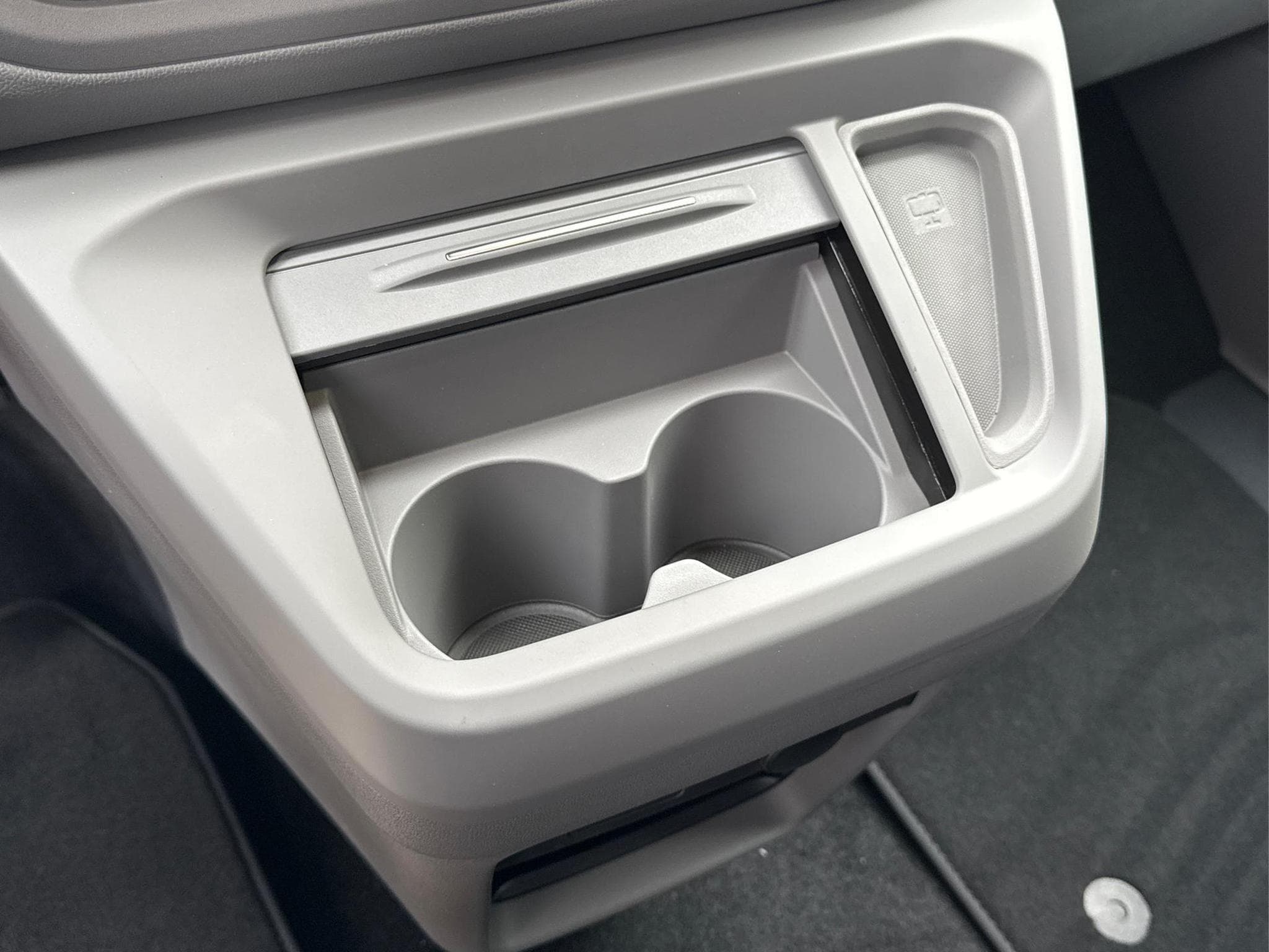 VW T7 Basis (2026) - Photo 25